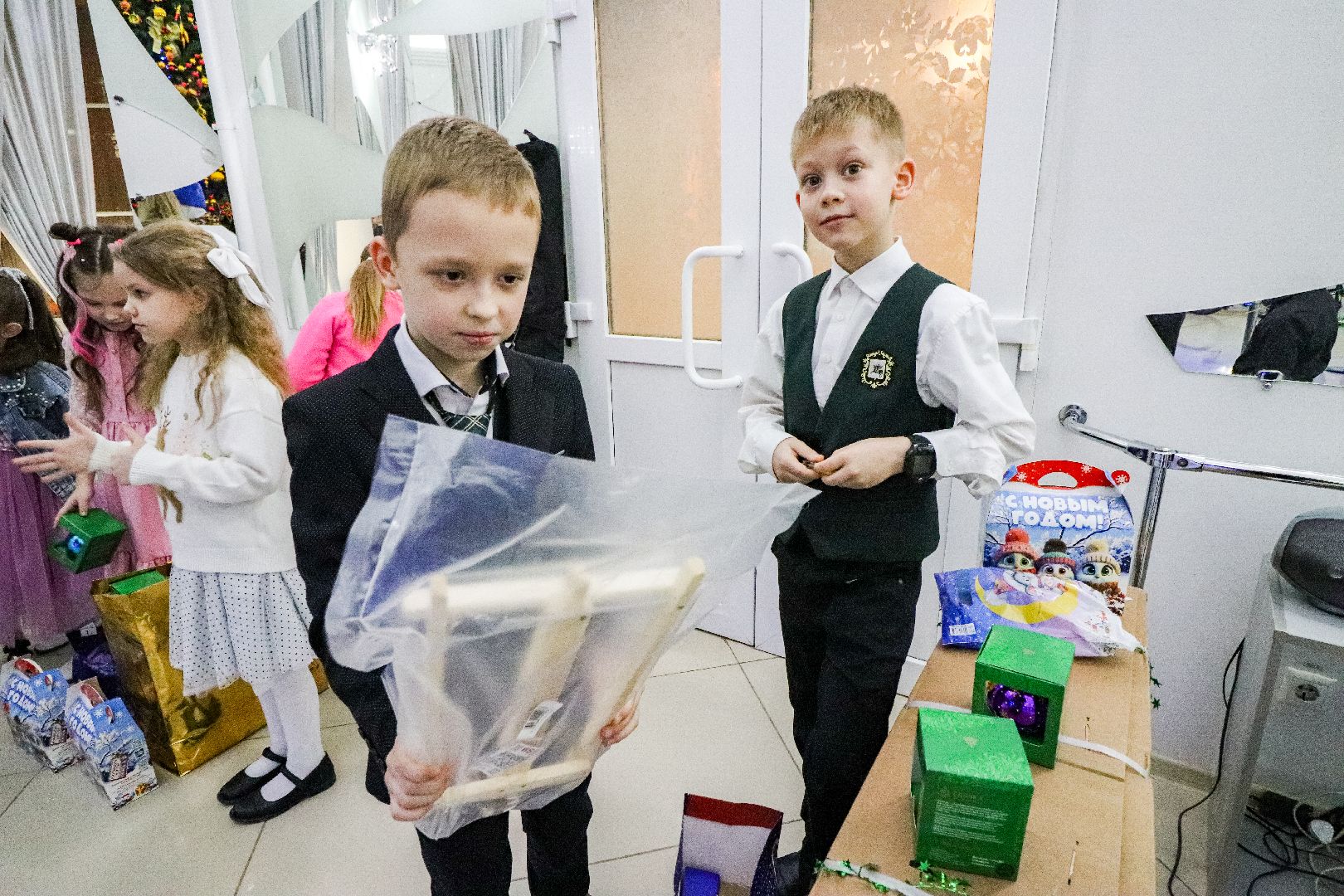 Клин, общество, дети, меценаты, экономика, подарки, помощь,