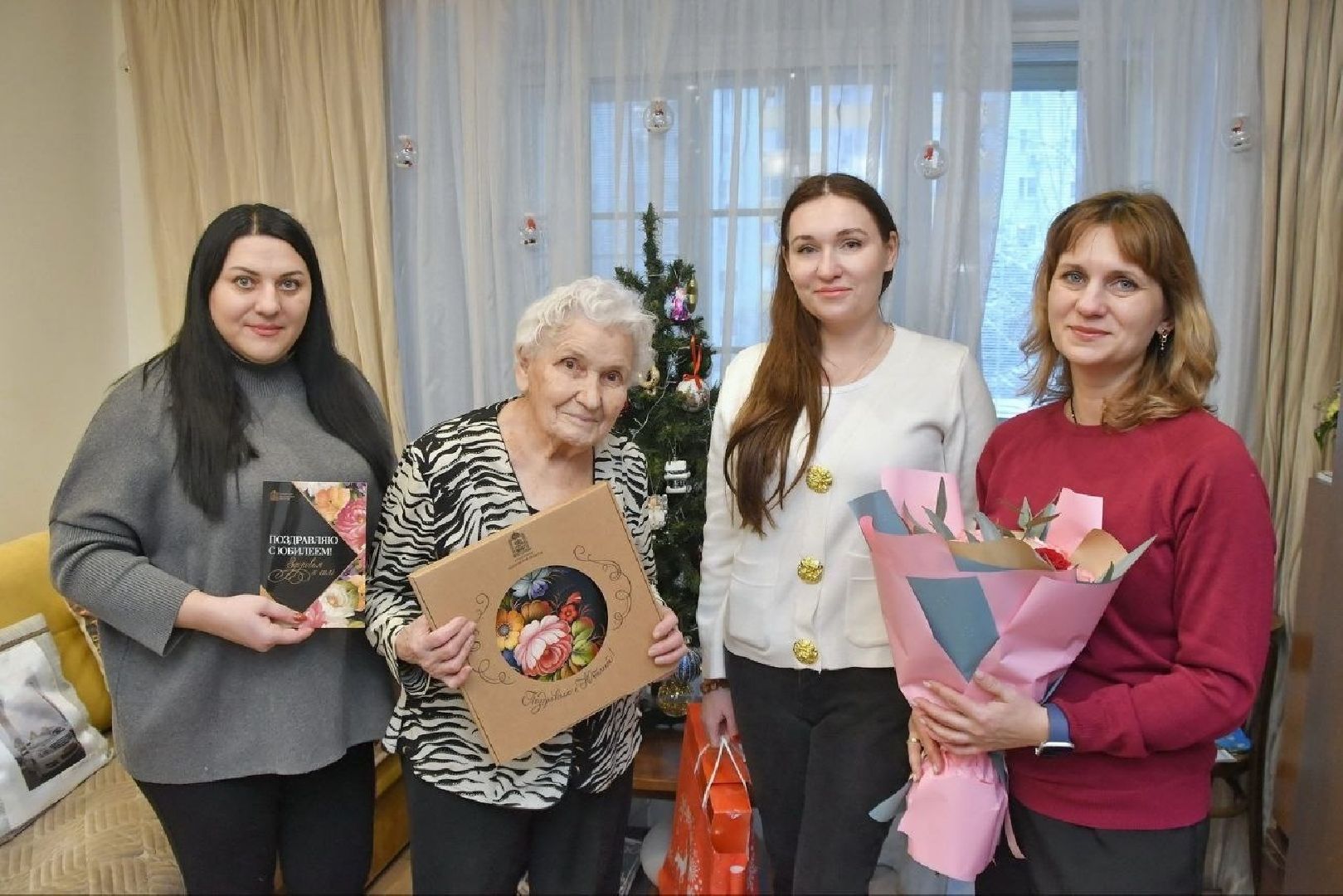 школа Попова Власиха, ветеран педагогического труда, Власиха школа им АС Попова, 85 лет,85-летний юбилей,