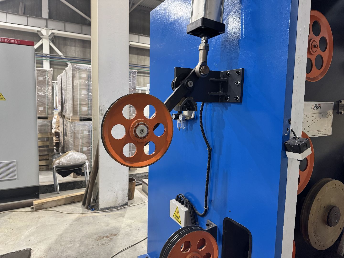 шаховская, завод, новые рабочие места, станок,