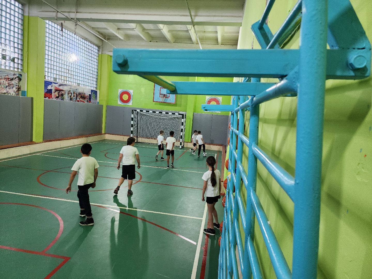 серпухов, туровская школа, вклад в будущее, оборудование для спортзала, флорбол, мини-футбол,