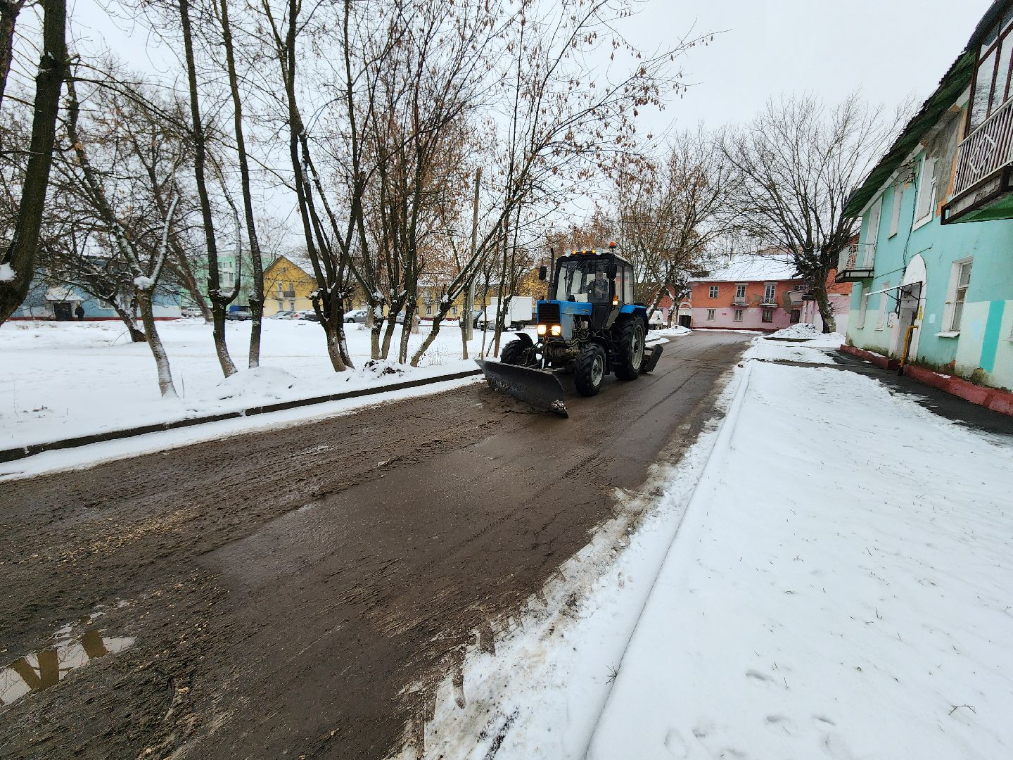 фрязино, уборка города от снега, уборочная техника, обработка дорог, дороги,