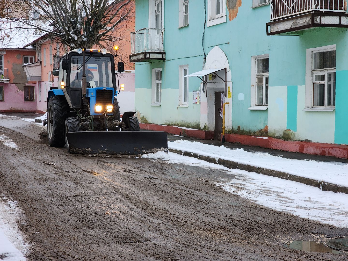 фрязино, уборка города от снега, уборочная техника, обработка дорог, дороги,