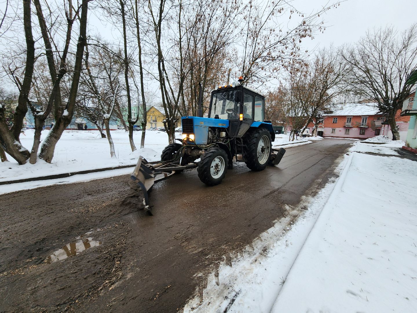 фрязино, уборка города от снега, уборочная техника, обработка дорог, дороги,