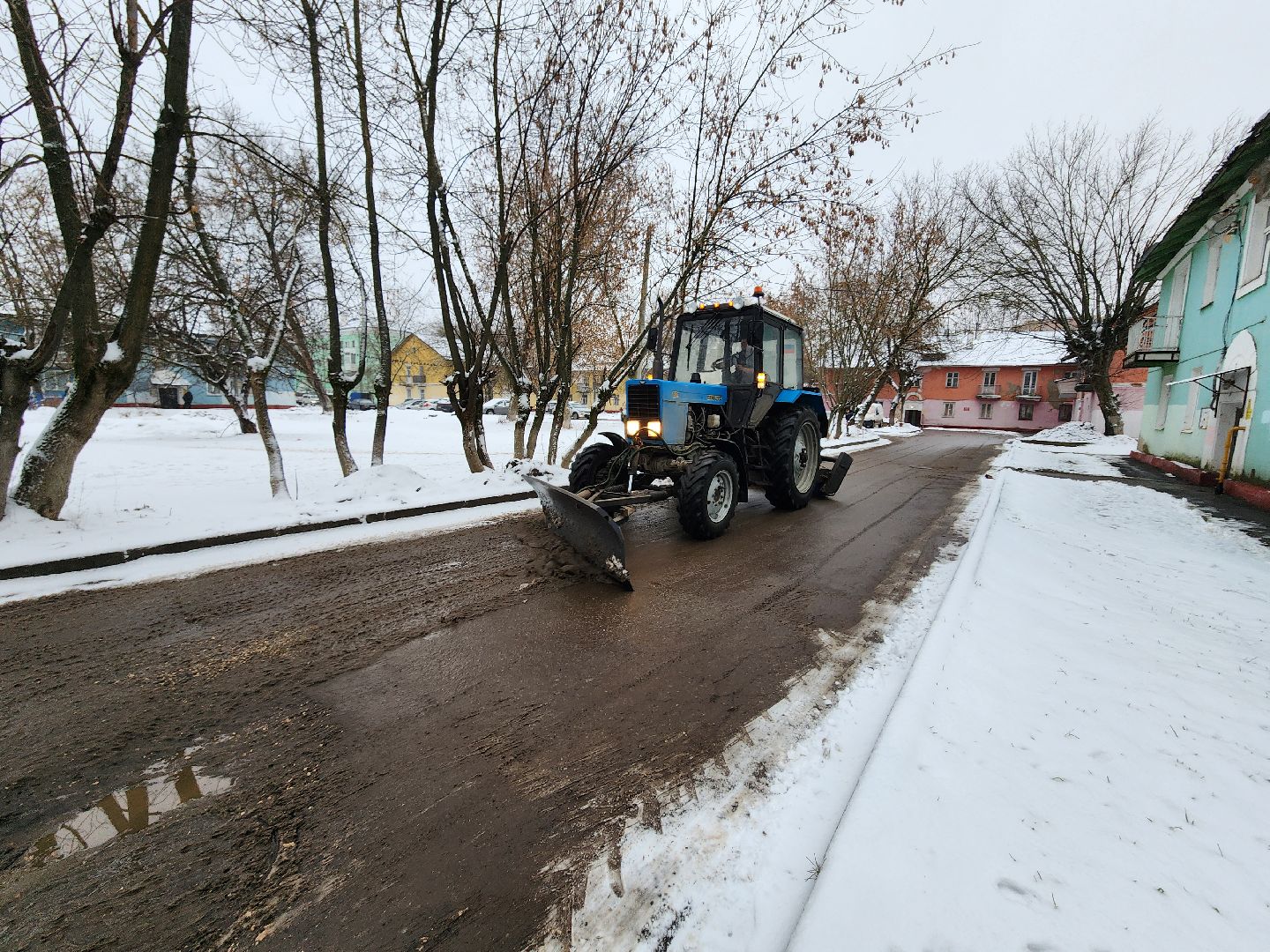 фрязино, уборка города от снега, уборочная техника, обработка дорог, дороги,