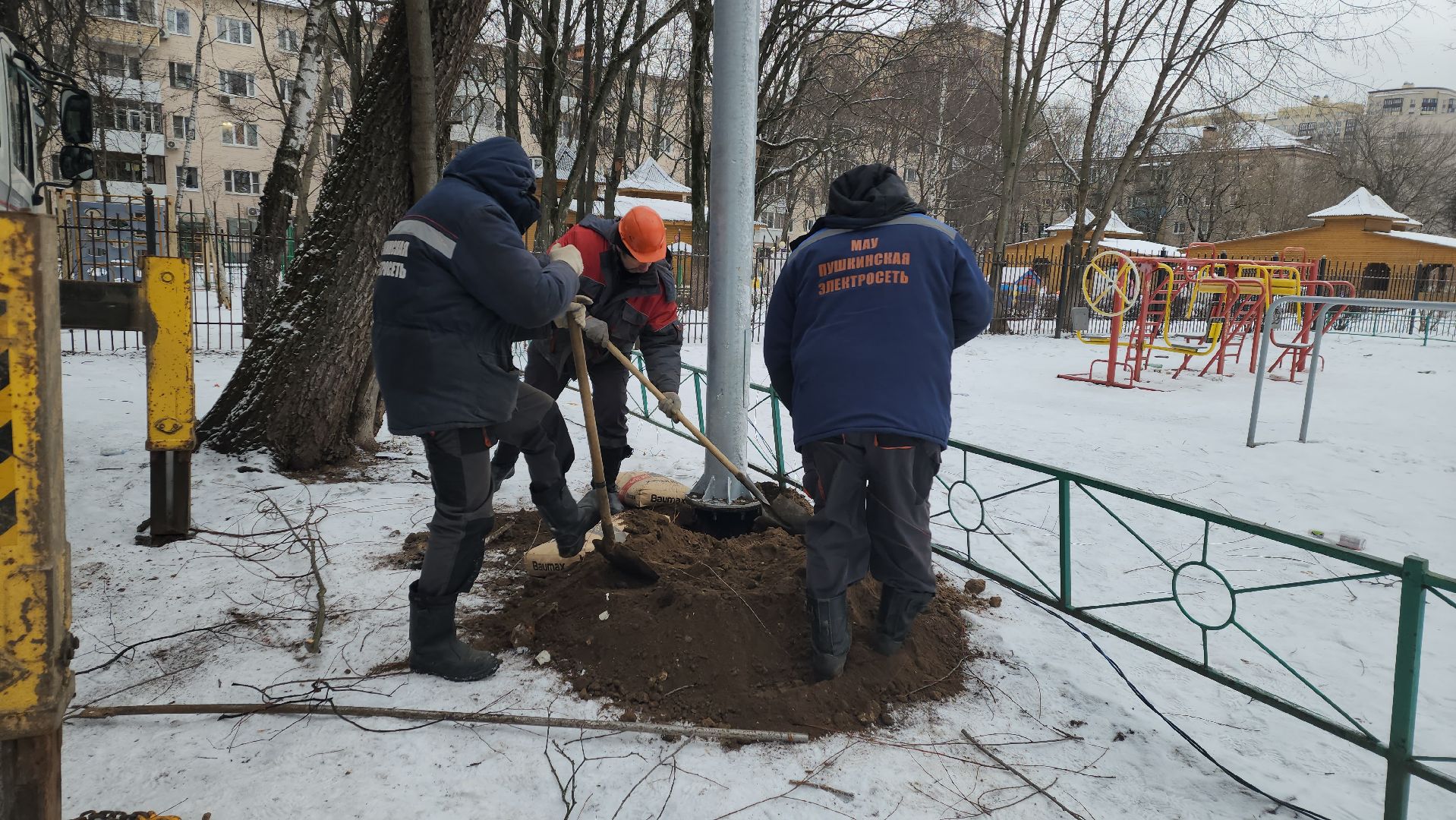 вертикалки, пушкино, опоры уличного освещения, детская площадка, светодиодные фонари, благоустройство,