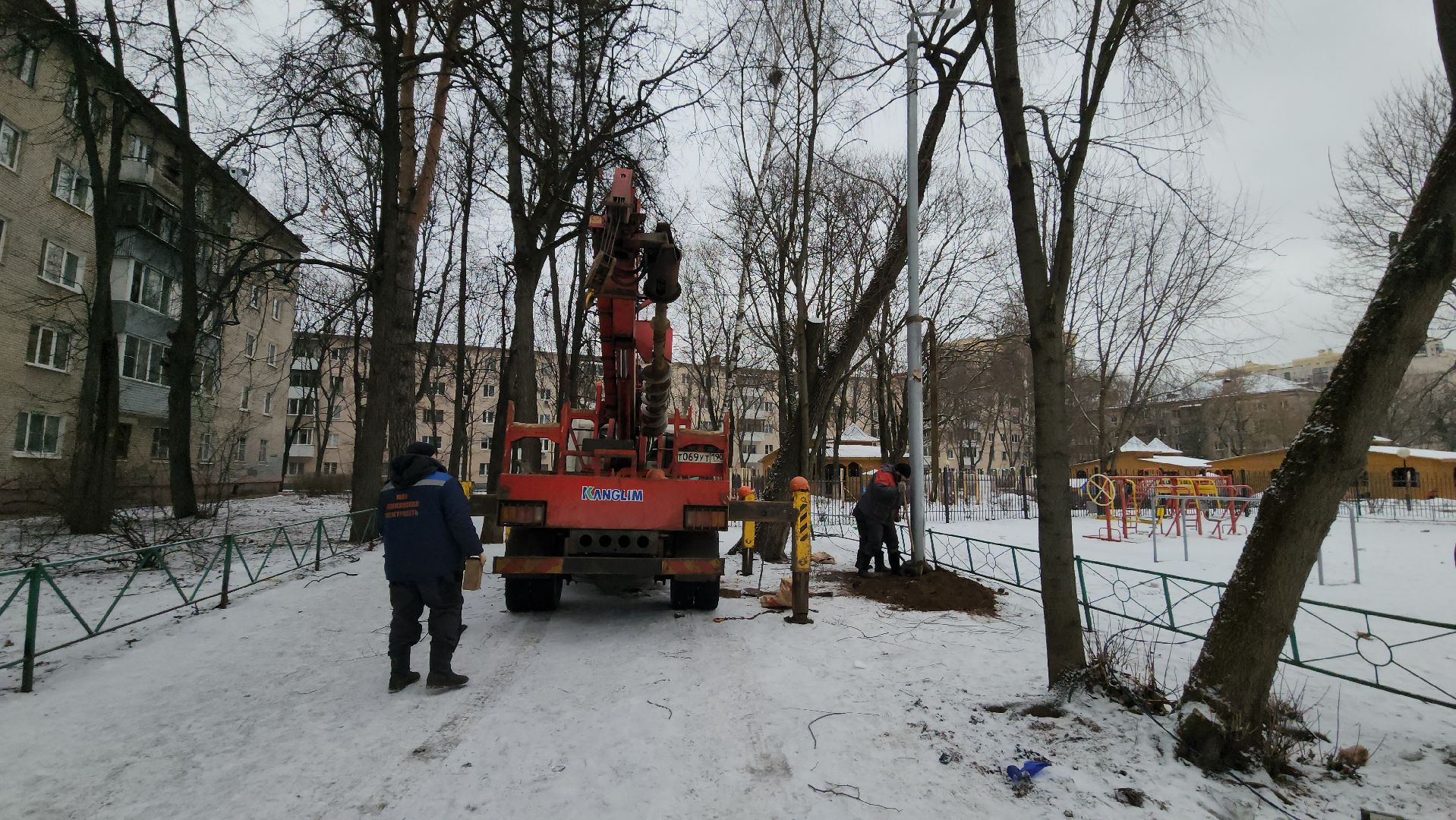 вертикалки, пушкино, опоры уличного освещения, детская площадка, светодиодные фонари, благоустройство,