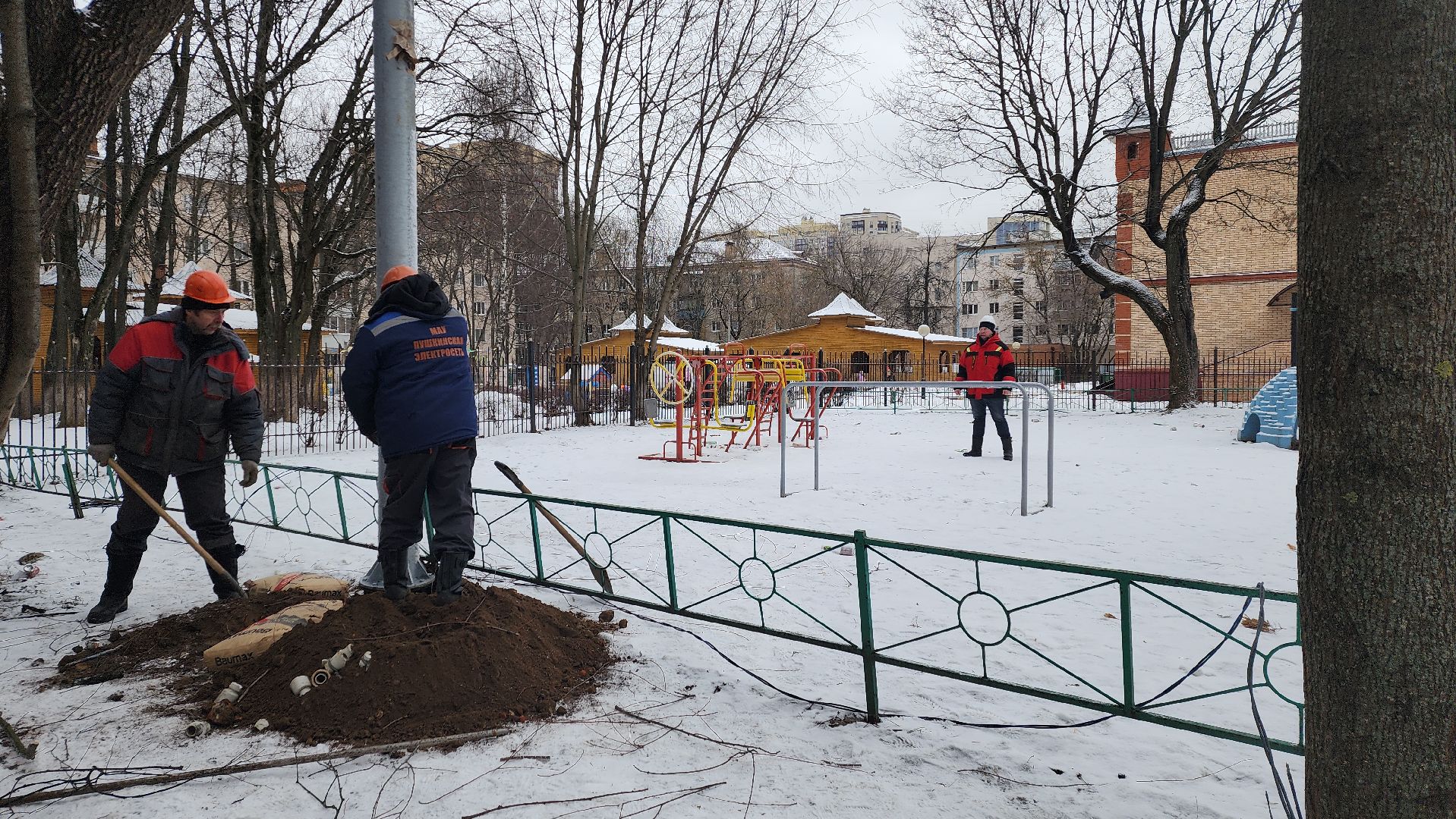вертикалки, пушкино, опоры уличного освещения, детская площадка, светодиодные фонари, благоустройство,