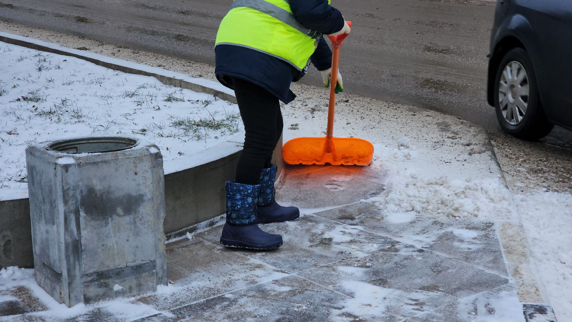 кашира, мбу благоустройство, уборка города от снега, обработка от льда, вертикалки,
