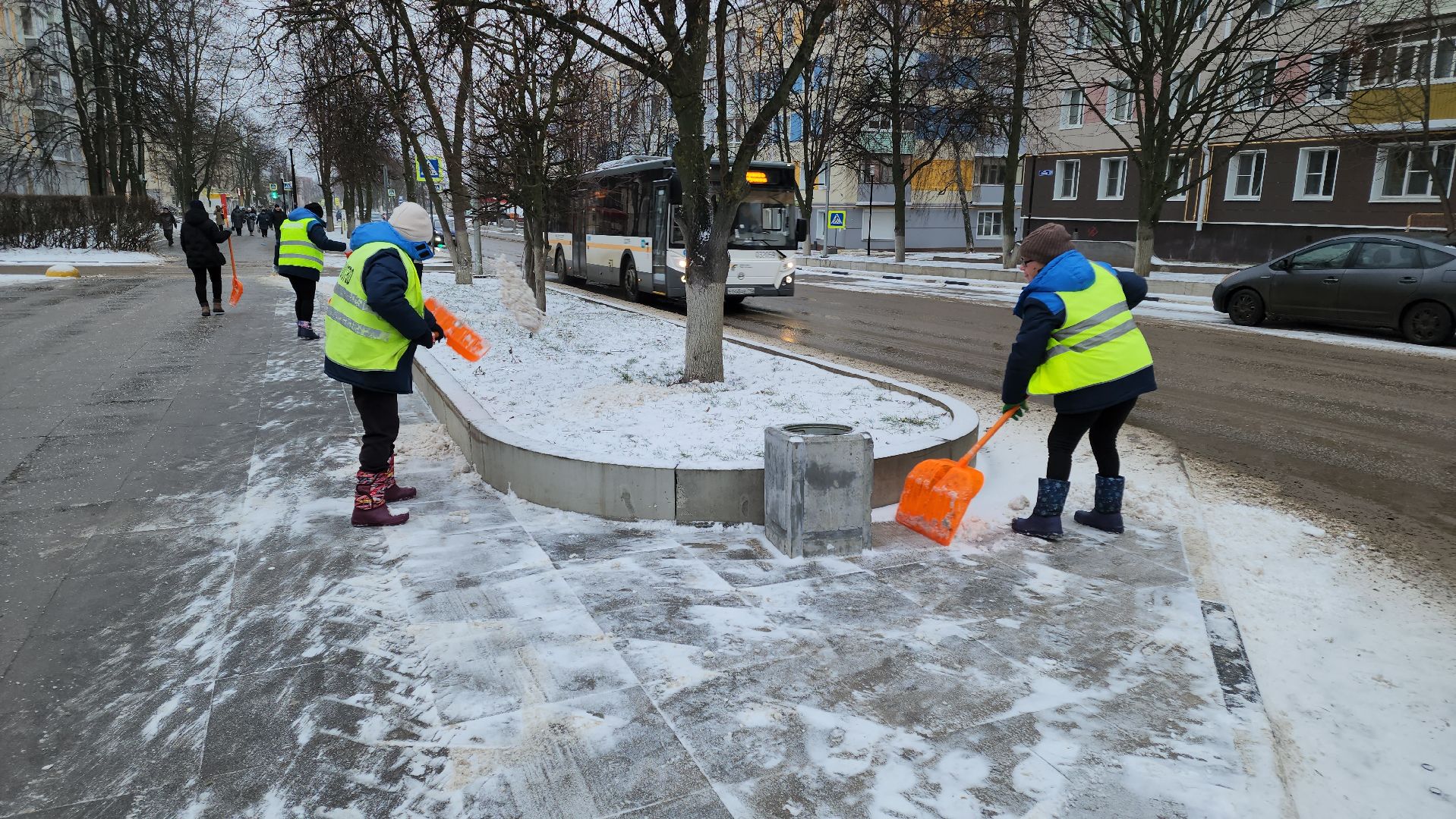 кашира, мбу благоустройство, уборка города от снега, обработка от льда, вертикалки,