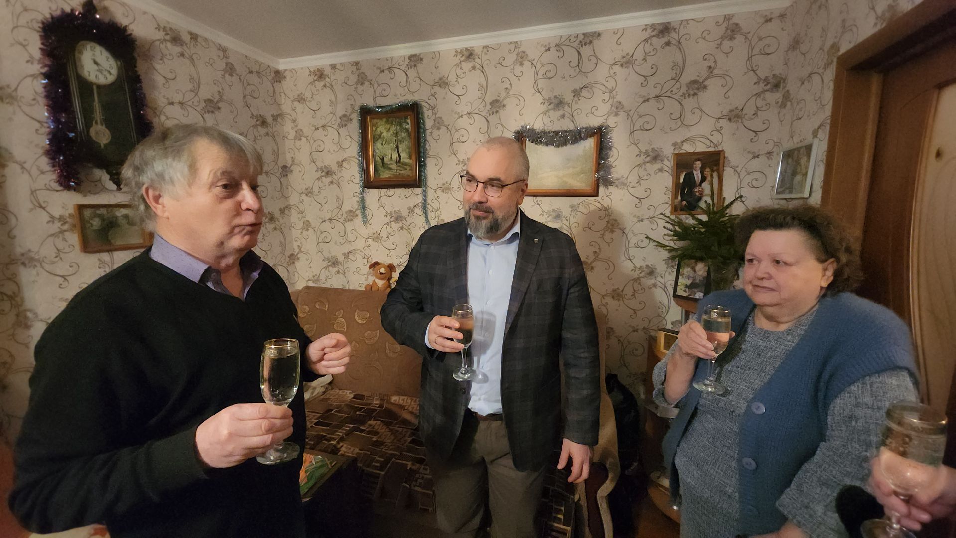 серпухов, юбилей, золотая свадьба, депутат, улица центральная,