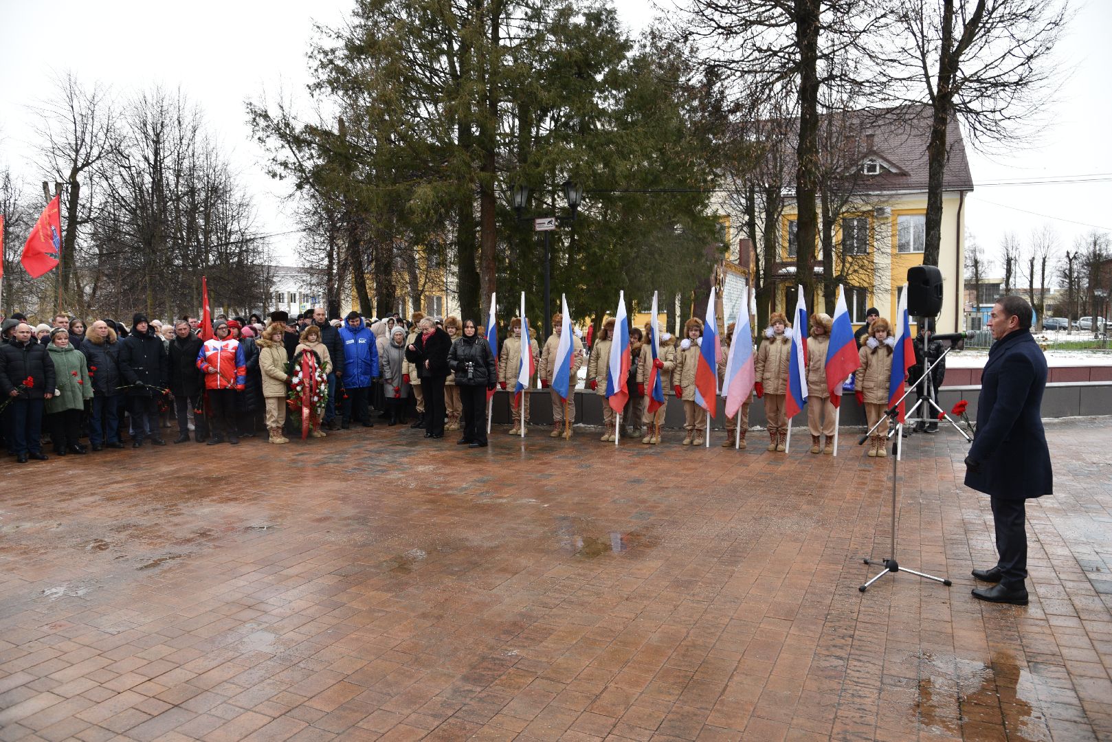 лотошино, день освобождения, день победы, митинг, память войны,