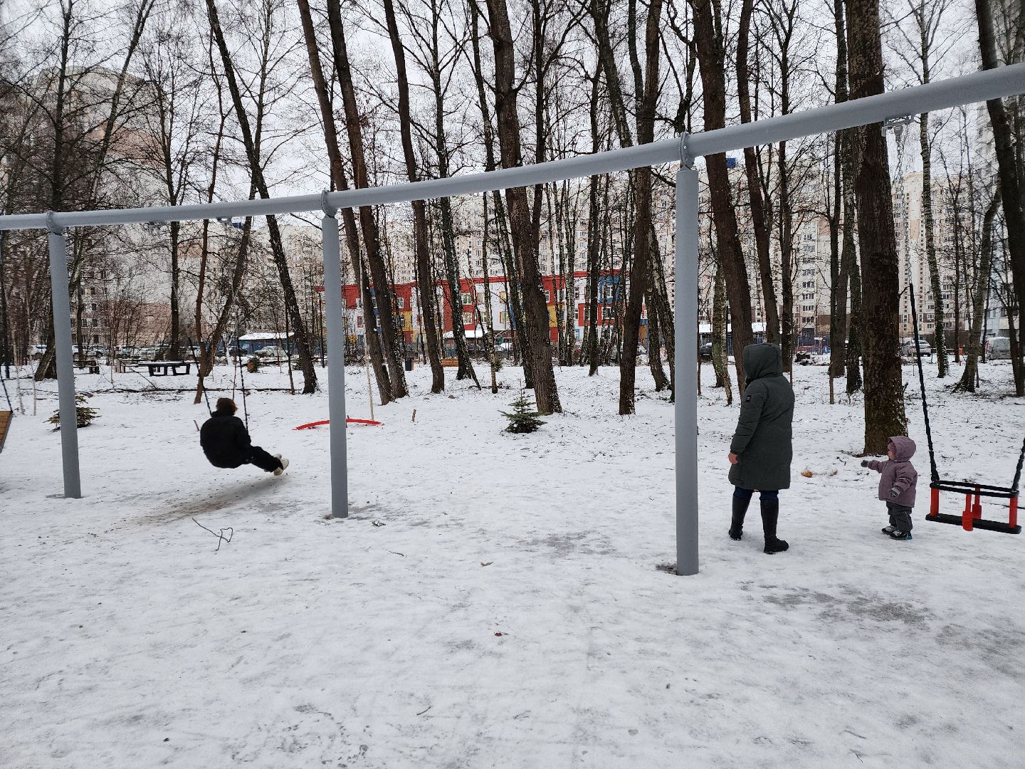Чехов, микрорайон Губернский, лесопарк, парковая зона отдыха, строительство, благоустройство, детские площадки, спортивные площадки, беседки, программа Парки в лесу, губернатор московской области, вертикалки,