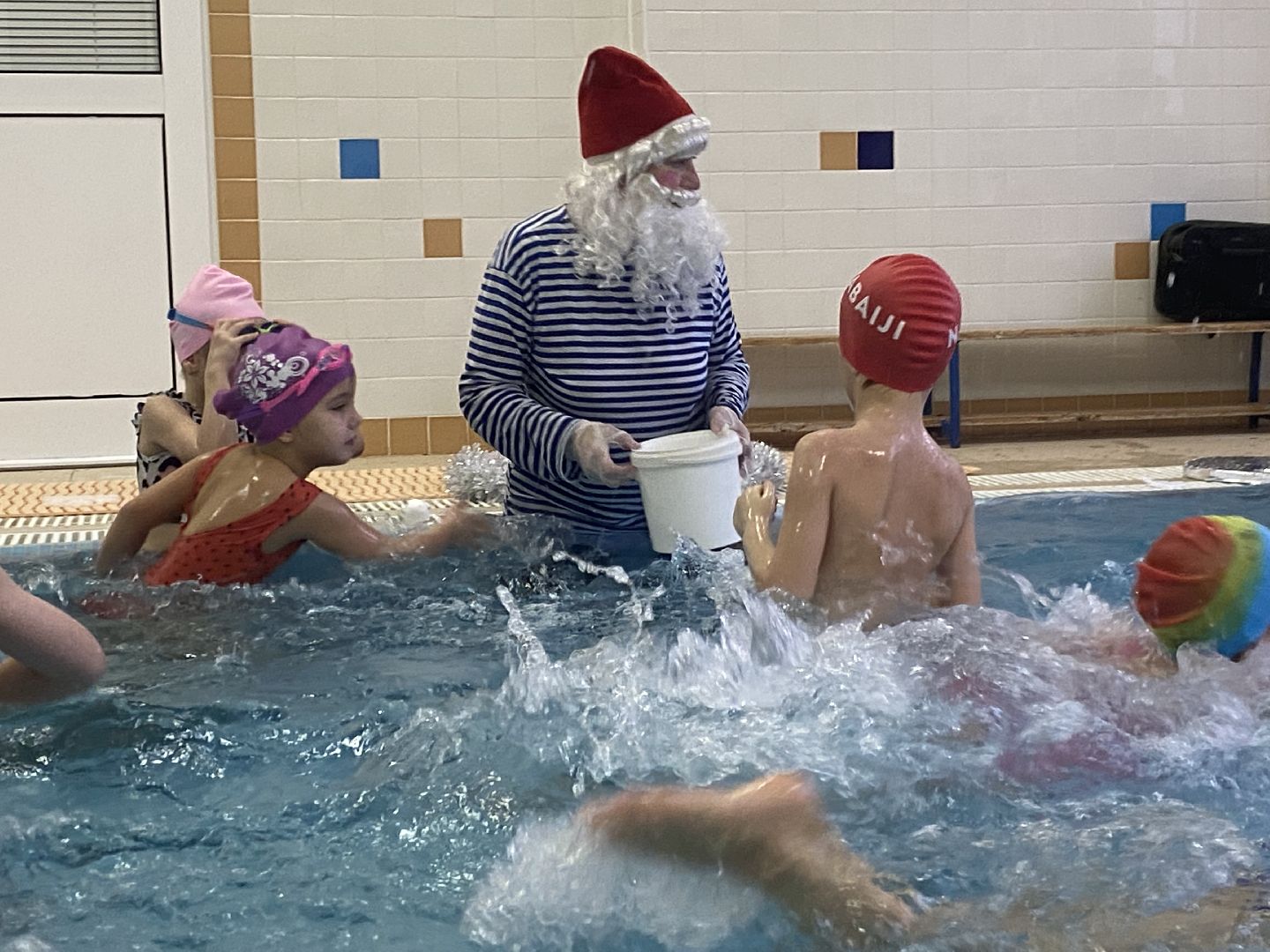 школа Перспектива, Власиха школа Перспектива, детский сад с бассейном, бассейн в детском саду, Бассейн в Перспективе, вертикалки