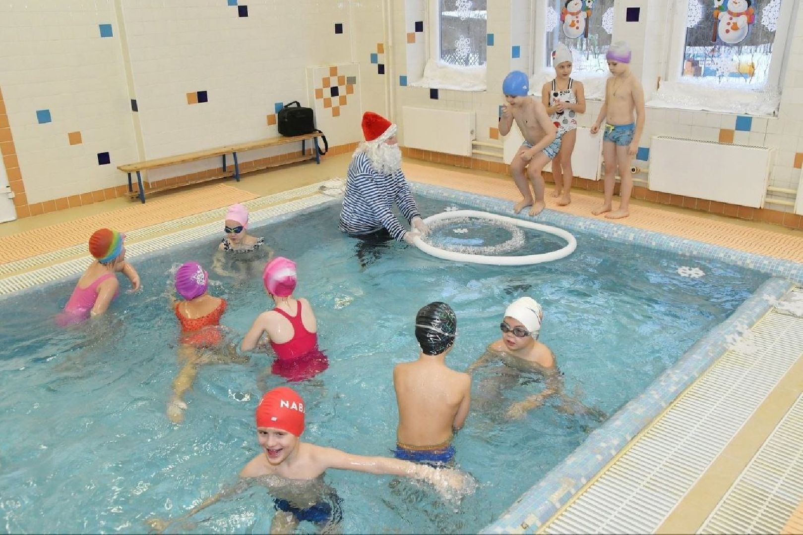 школа Перспектива, Власиха школа Перспектива, детский сад с бассейном, бассейн в детском саду, Бассейн в Перспективе, вертикалки