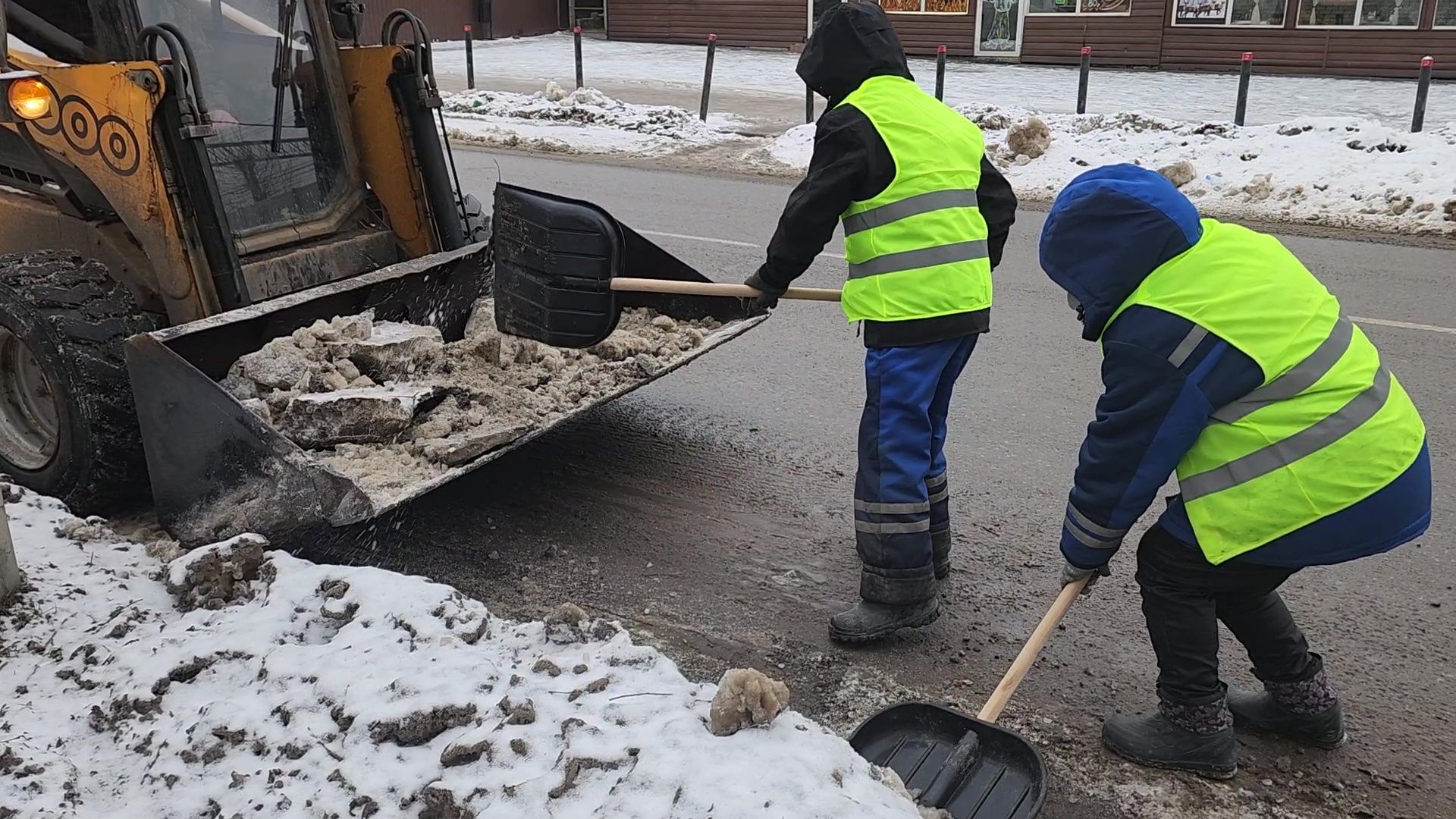 реутов, вертикалки, снег, снег и наледь, снегопад, очистка города, тротуары и дороги, тракторы,