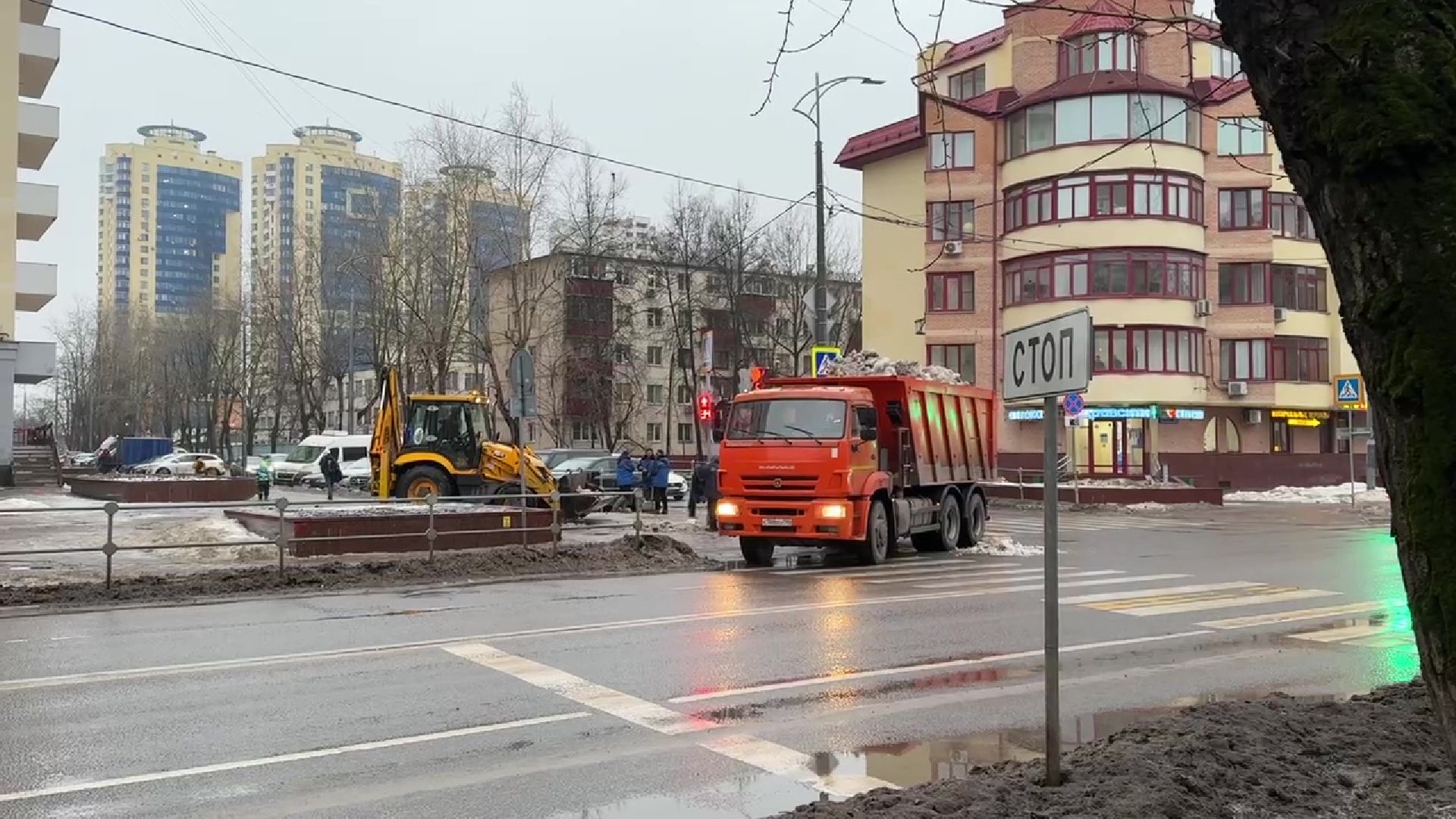 реутов, вертикалки, снег, снег и наледь, снегопад, очистка города, тротуары и дороги, тракторы,