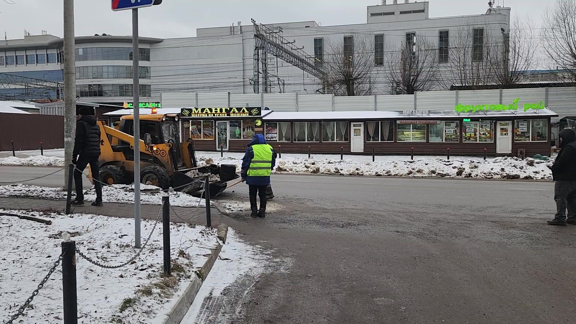 реутов, вертикалки, снег, снег и наледь, снегопад, очистка города, тротуары и дороги, тракторы,
