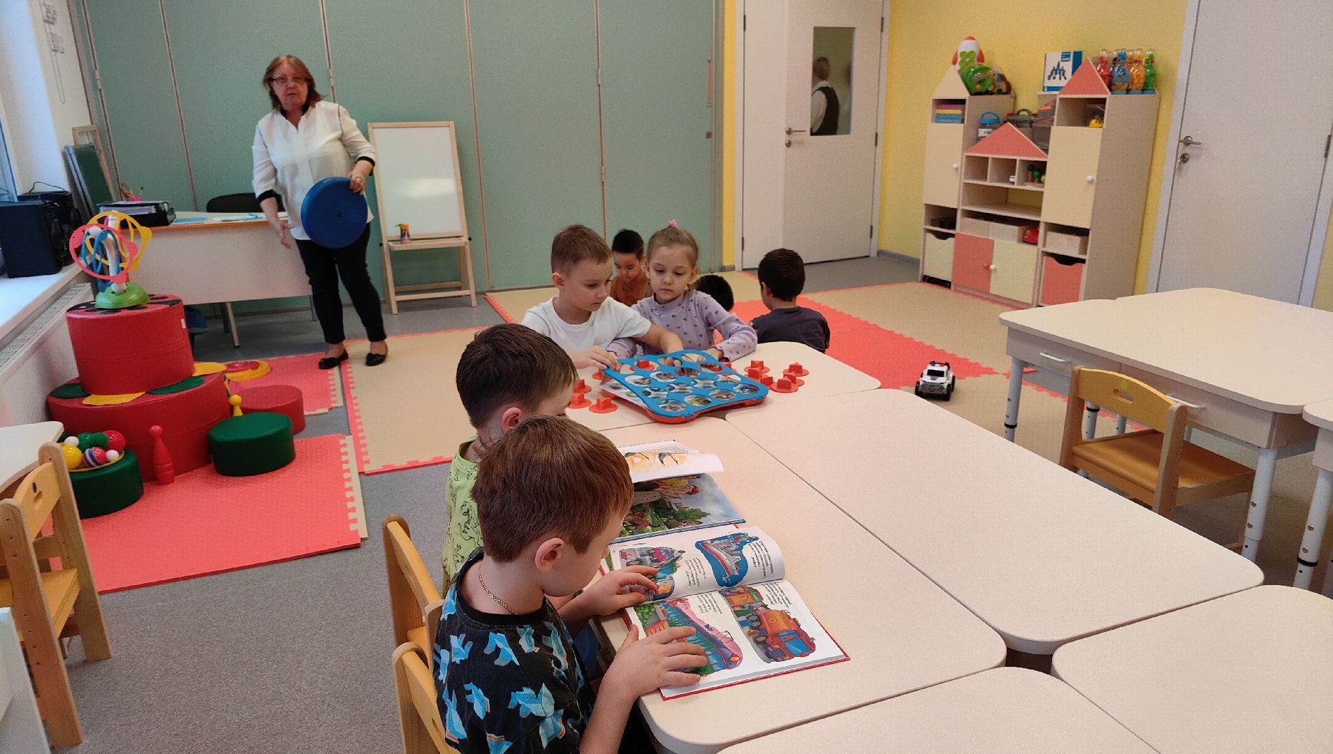 детский сад, детские группы, оснащение, площадка, зал, родители,