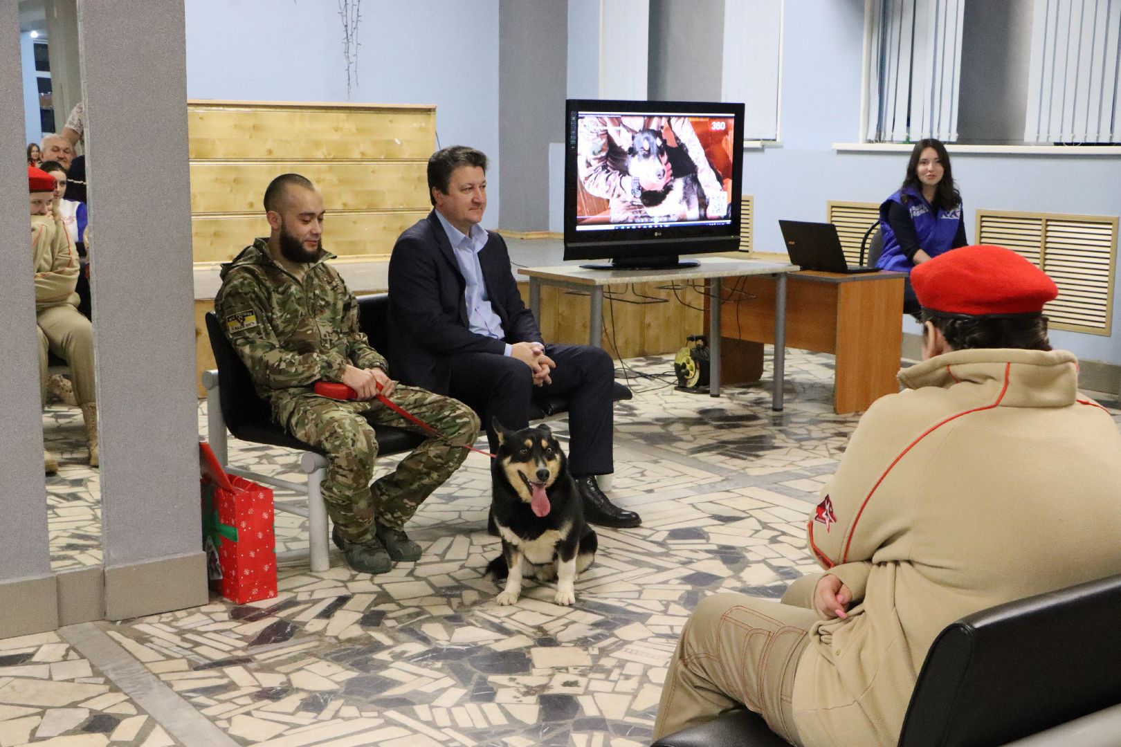 боец сво, боевая собака ника, центральный дом культуры, молодая гвардия, глава серебряных прудов,
