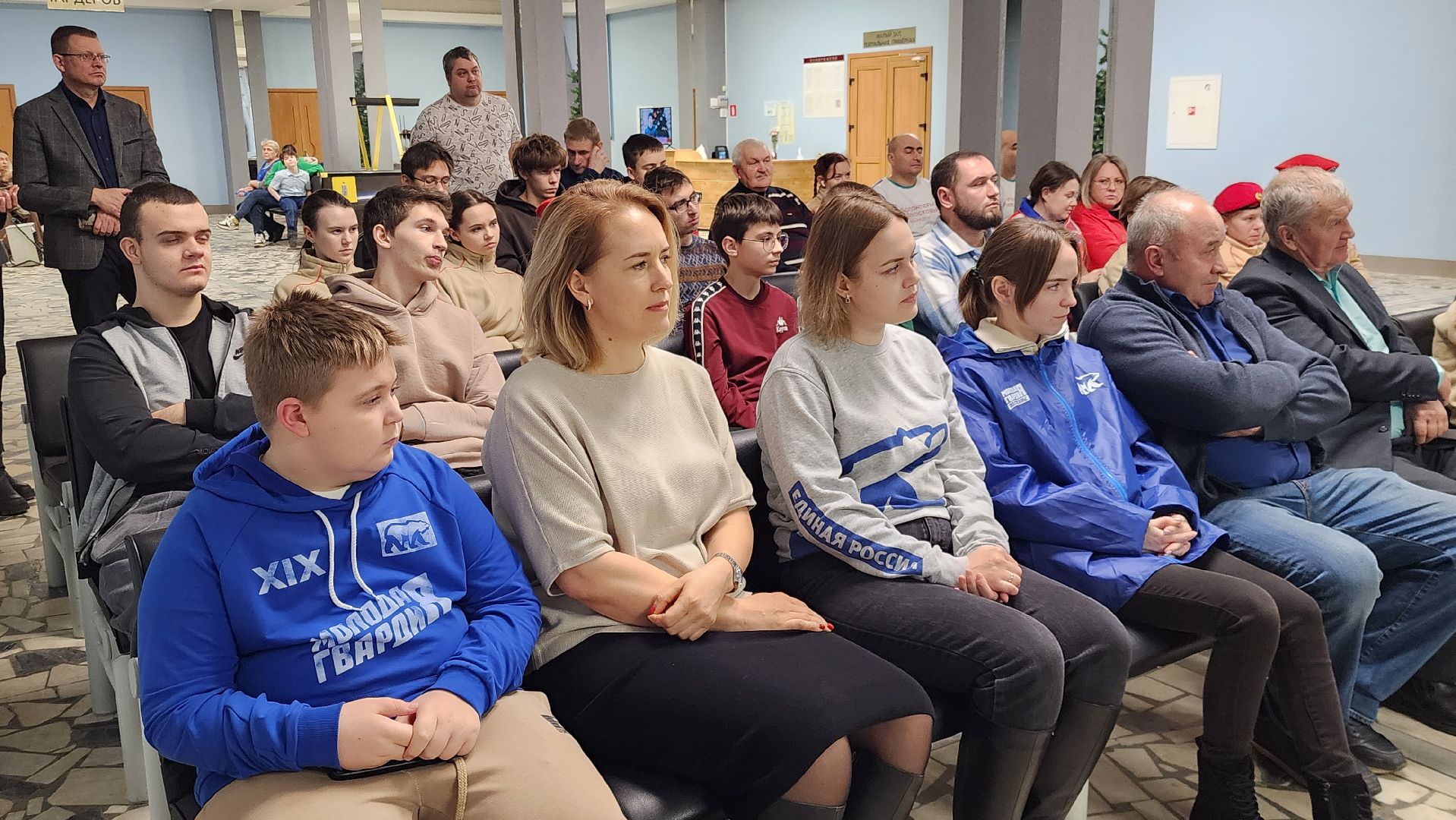 боец сво, боевая собака ника, центральный дом культуры, молодая гвардия, глава серебряных прудов,