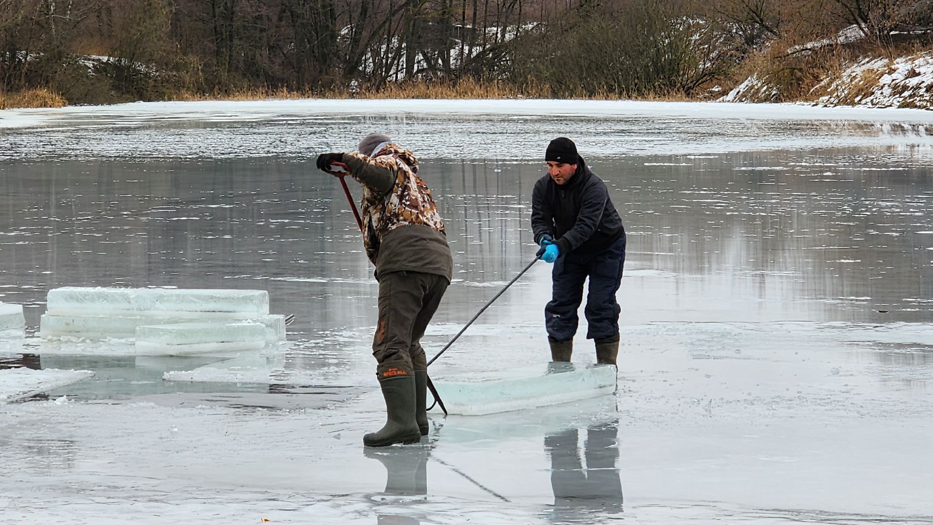 Бронницы, Крещенская купель, Подготовка купели к крещению, Купель в Бронницах, вертикалки,
