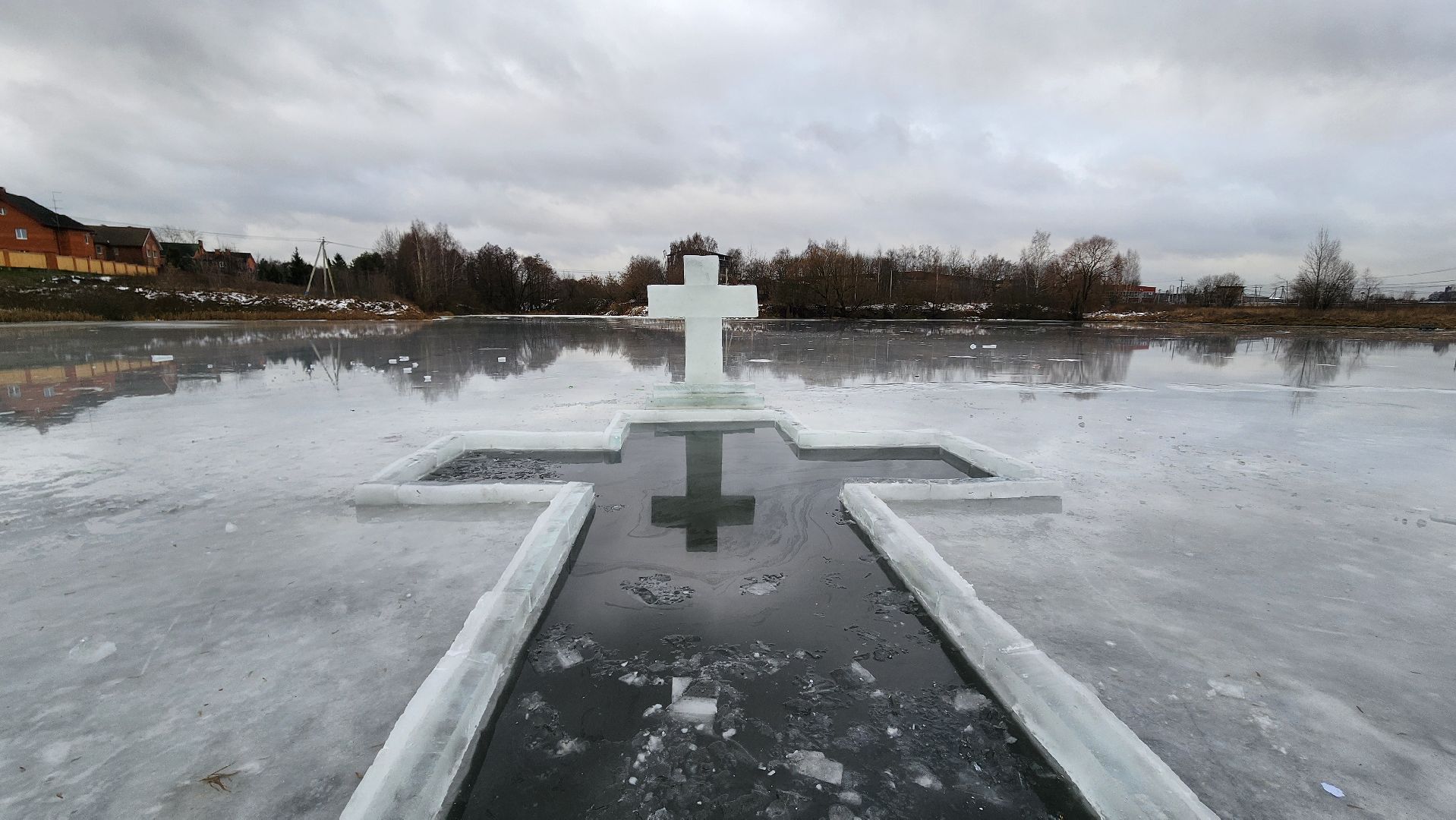 Бронницы, Крещенская купель, Подготовка купели к крещению, Купель в Бронницах, вертикалки,