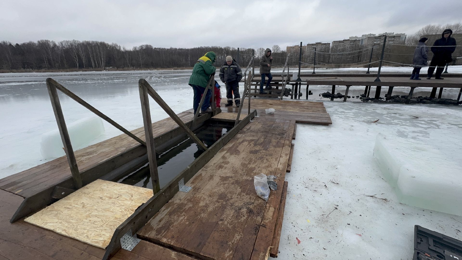 солнечногорск, крещенские купания, купель, жители, праздник, вертикалки,
