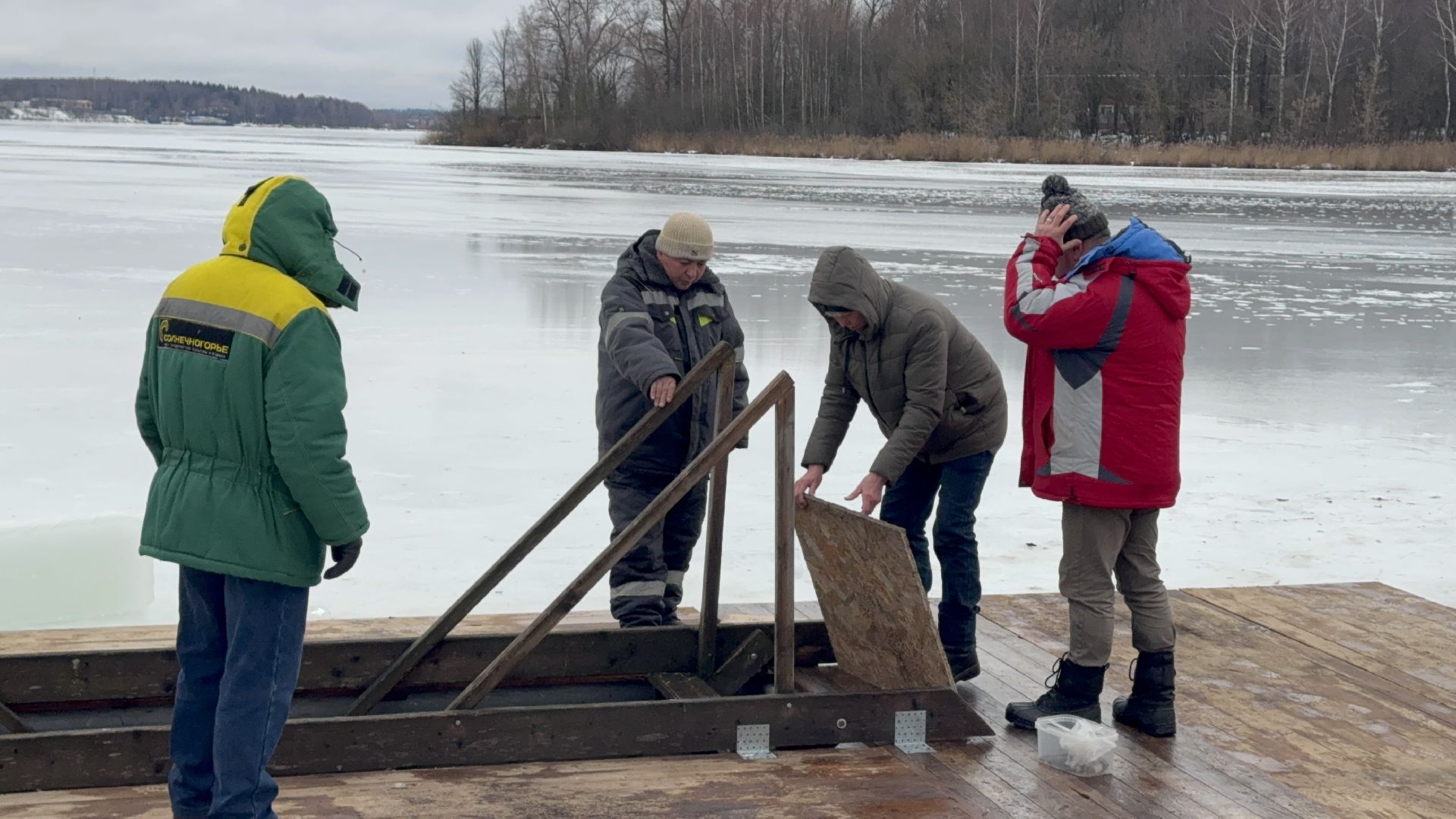 солнечногорск, крещенские купания, купель, жители, праздник, вертикалки,