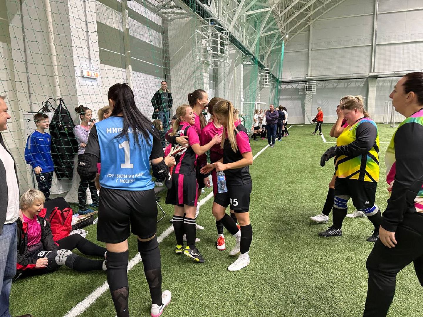 женский футбол, чемпионат по футболу, вертикалки,