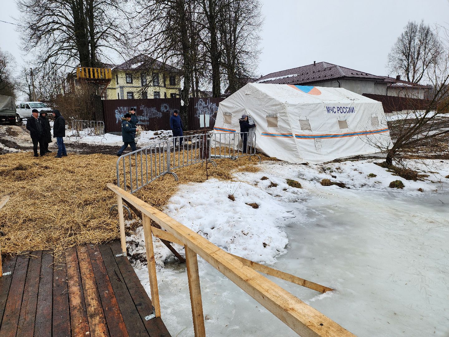 крещенские купания, руза, рузский округ, люди, крещение господне, вертикалки,