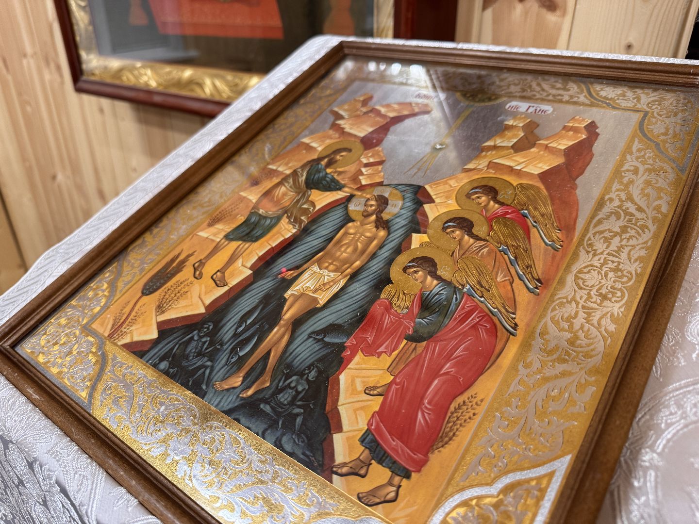 Купель в лесном городке, Крещение в Одинцово, святая вода, вертикалки,