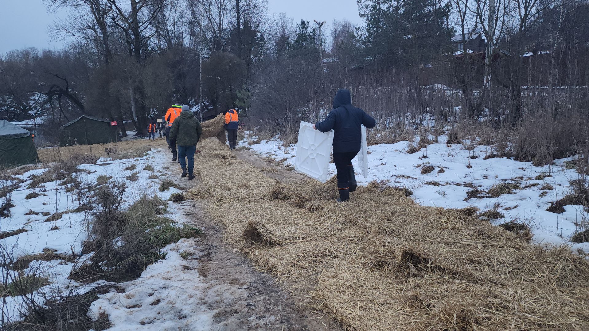 пушкино, родник, река уча, купель, крещение господне, крещенская купель, крещенские купания, спасатели, вертикалки,
