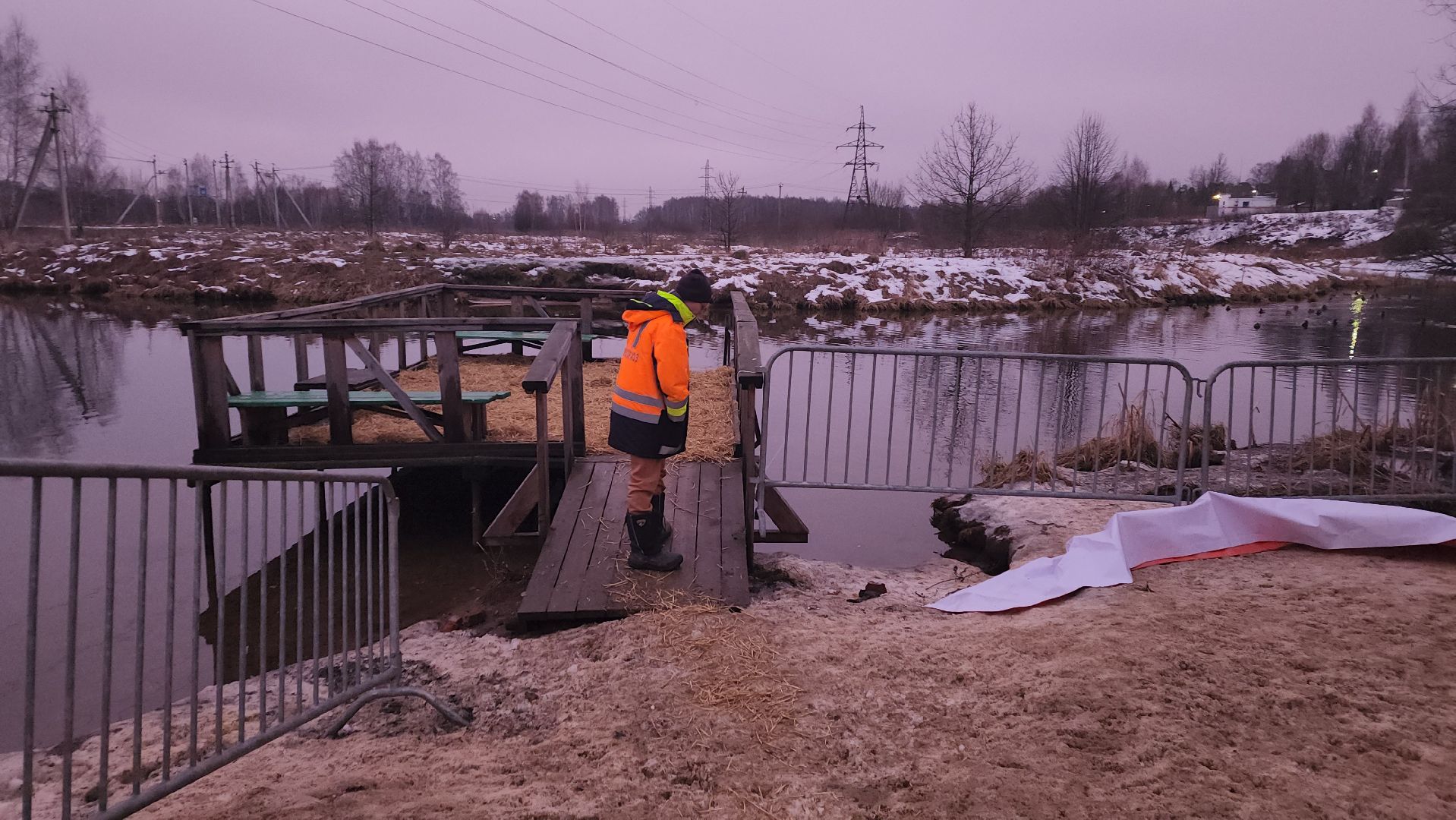 пушкино, родник, река уча, купель, крещение господне, крещенская купель, крещенские купания, спасатели, вертикалки,
