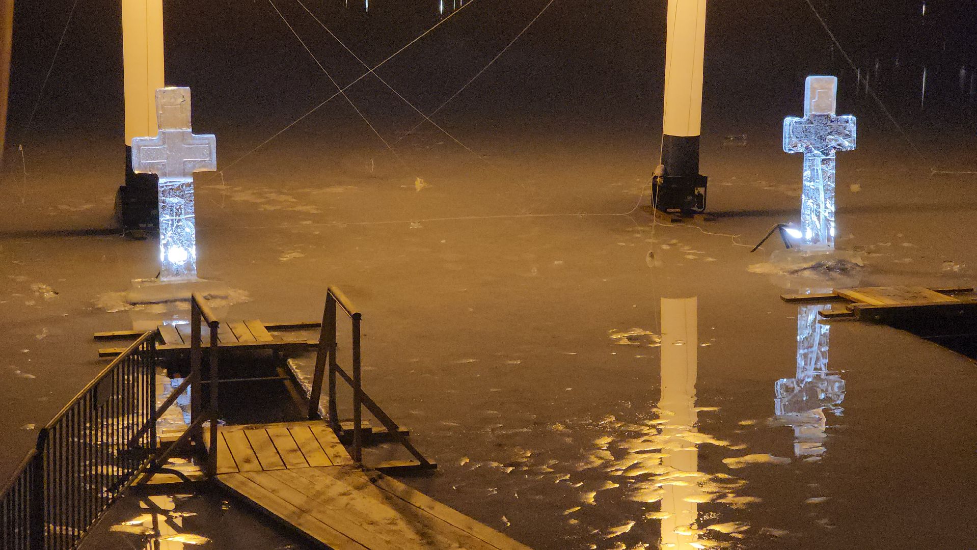 долгопрудный, крещение господне, ледяные фигуры, купели, арка, крестный ход,