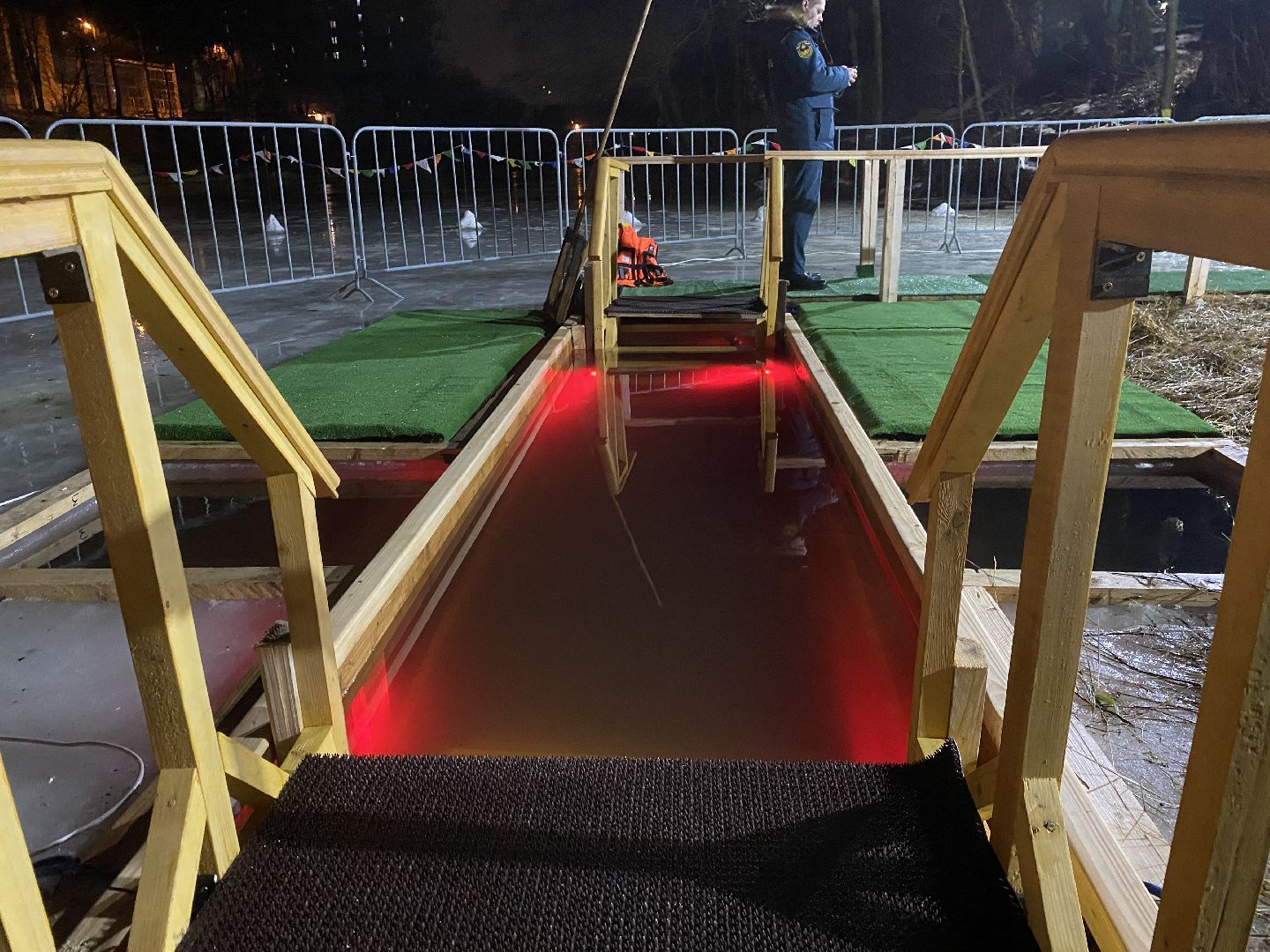 вертикалки, крещение во власихе, крещение господне, храм РВСН, храм во власихе, крещенские купания,