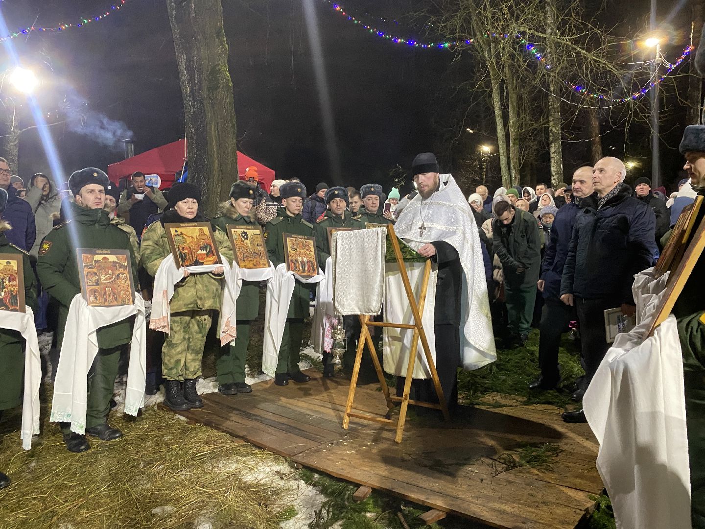 вертикалки, крещение во власихе, крещение господне, храм РВСН, храм во власихе, крещенские купания,