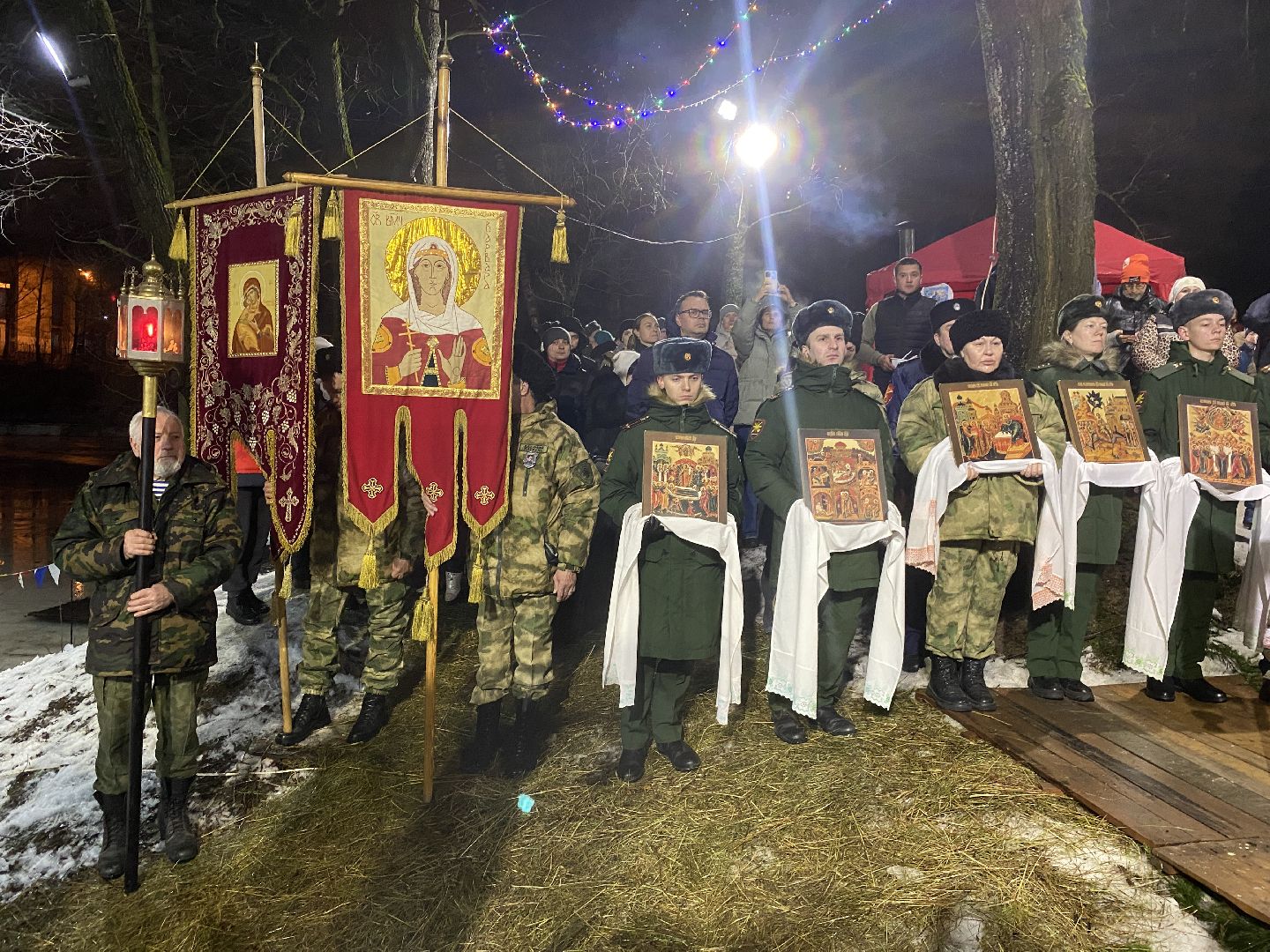 вертикалки, крещение во власихе, крещение господне, храм РВСН, храм во власихе, крещенские купания,