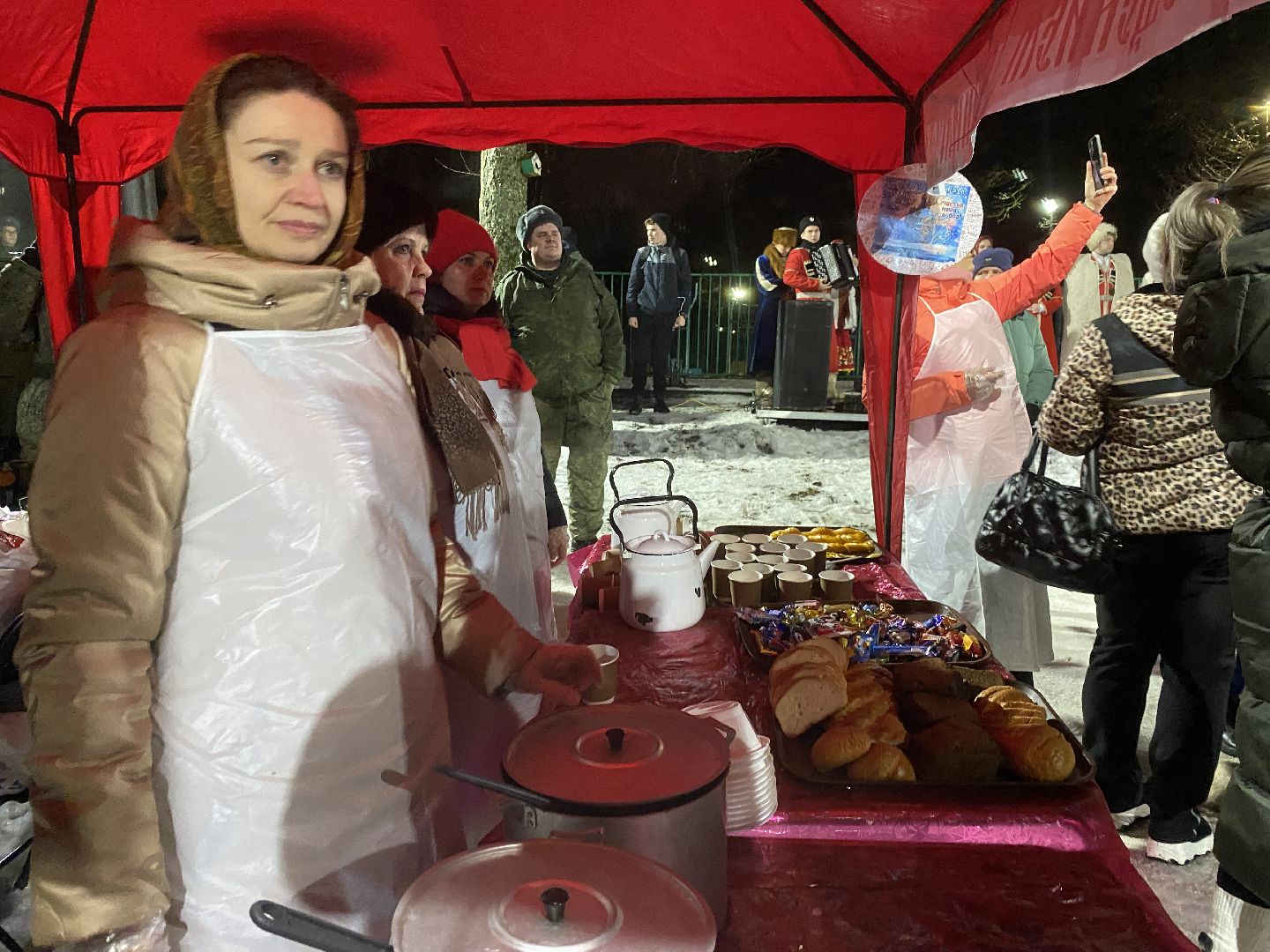 крещение, крещение во власихе, крещение господне, среднее озеро Власиха, купель во Власихе, вертикалки