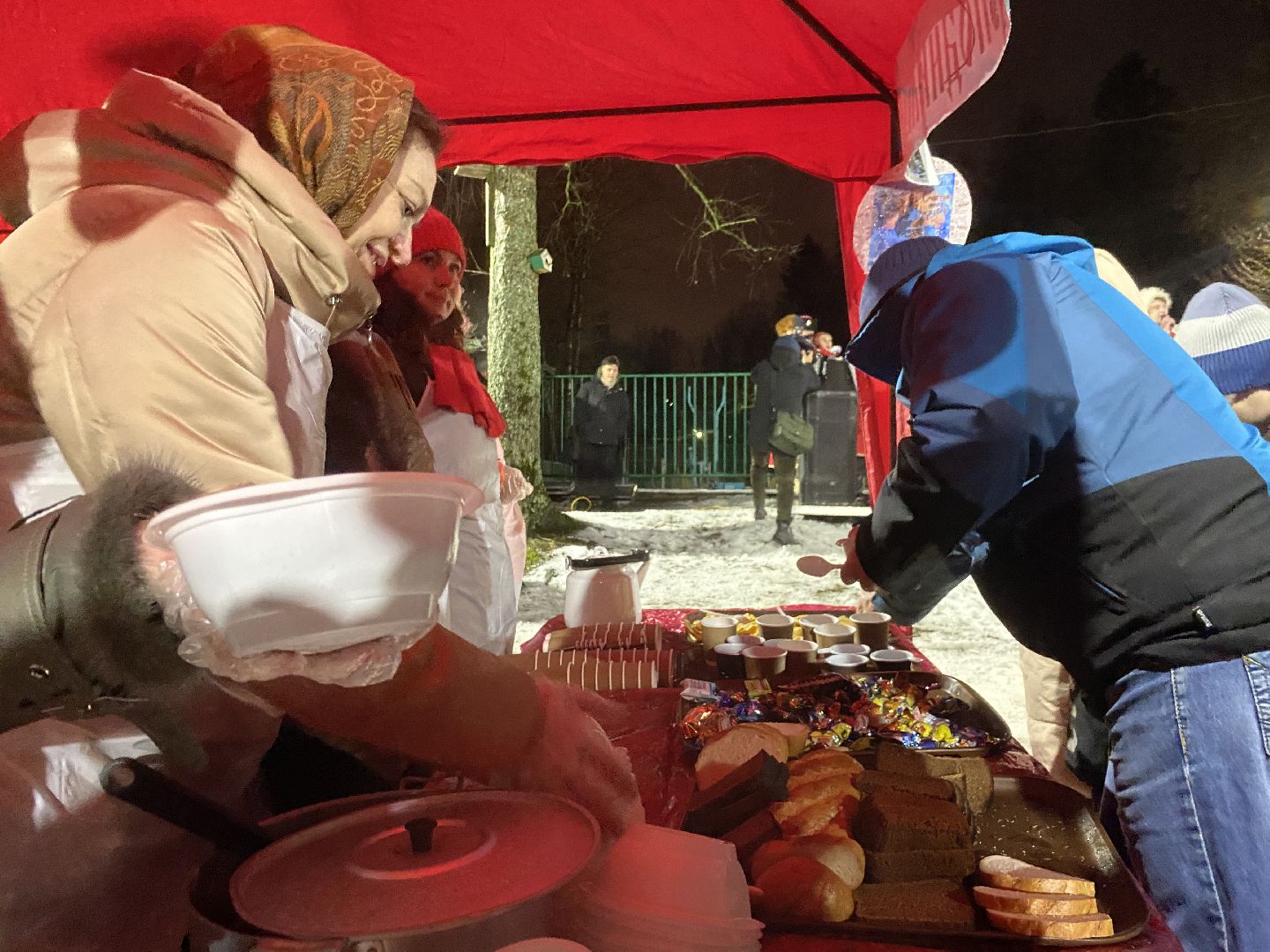 крещение, крещение во власихе, крещение господне, среднее озеро Власиха, купель во Власихе, вертикалки