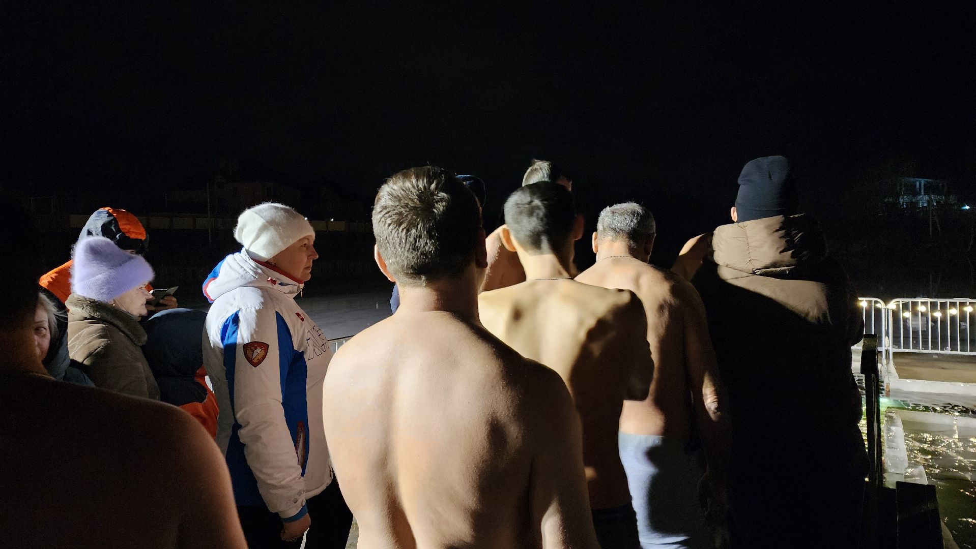 Бронницы, крещенские купания, Медик на дежурстве в крещение, Медработник, Фельдшер,