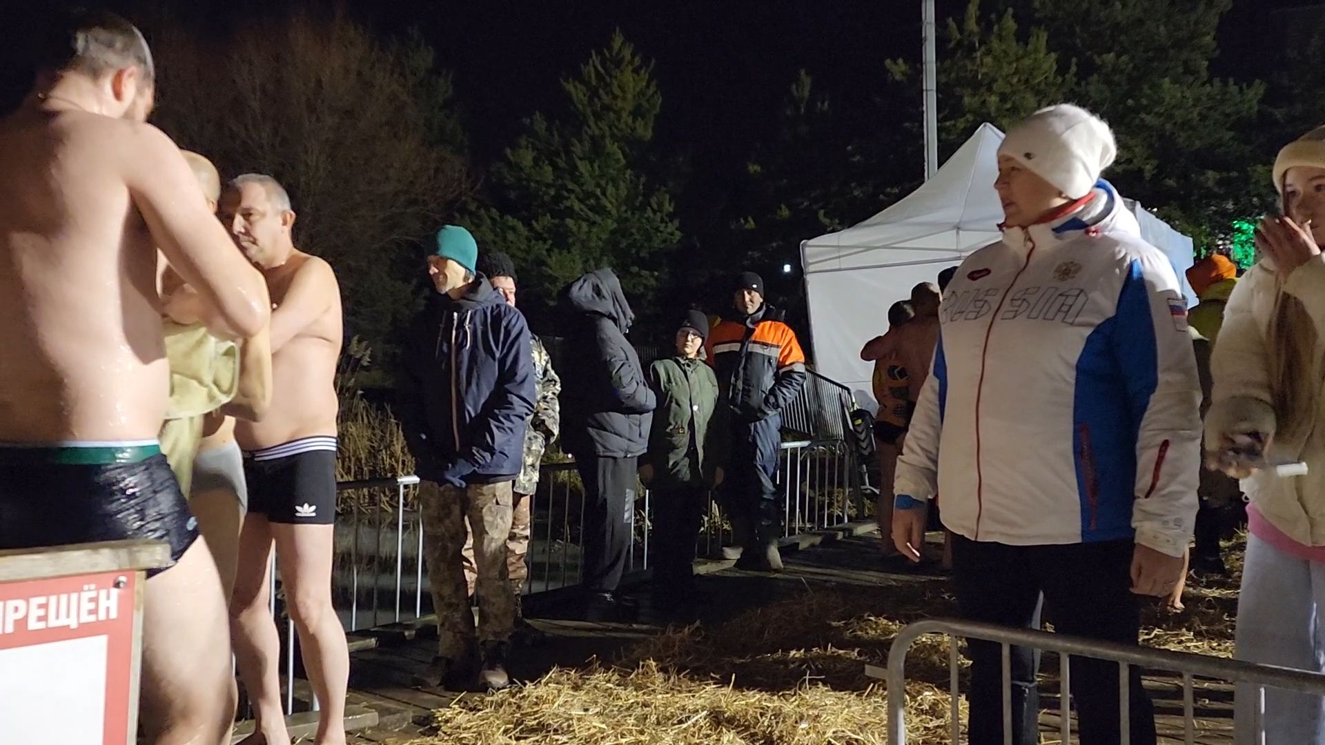 Бронницы, крещенские купания, Медик на дежурстве в крещение, Медработник, Фельдшер,