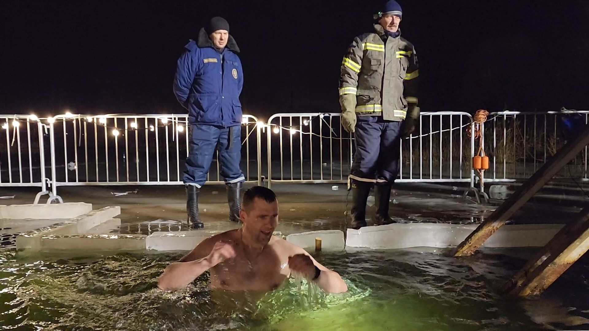 Бронницы, крещенские купания, Медик на дежурстве в крещение, Медработник, Фельдшер,
