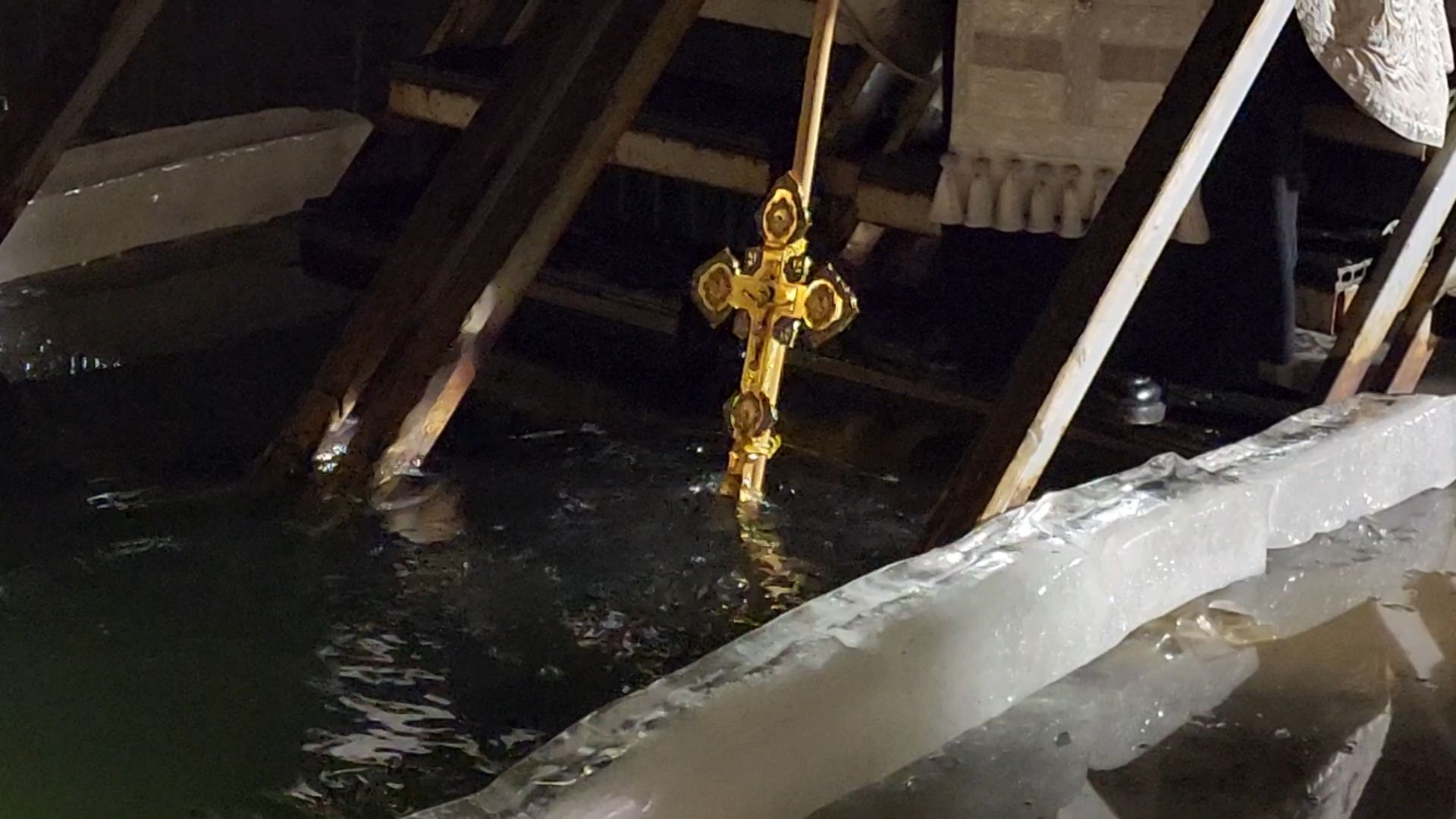 крещение в бронницах, Бронницы, Дети, Крещение купания, Освящение купели в Бронницах, вертикалки,