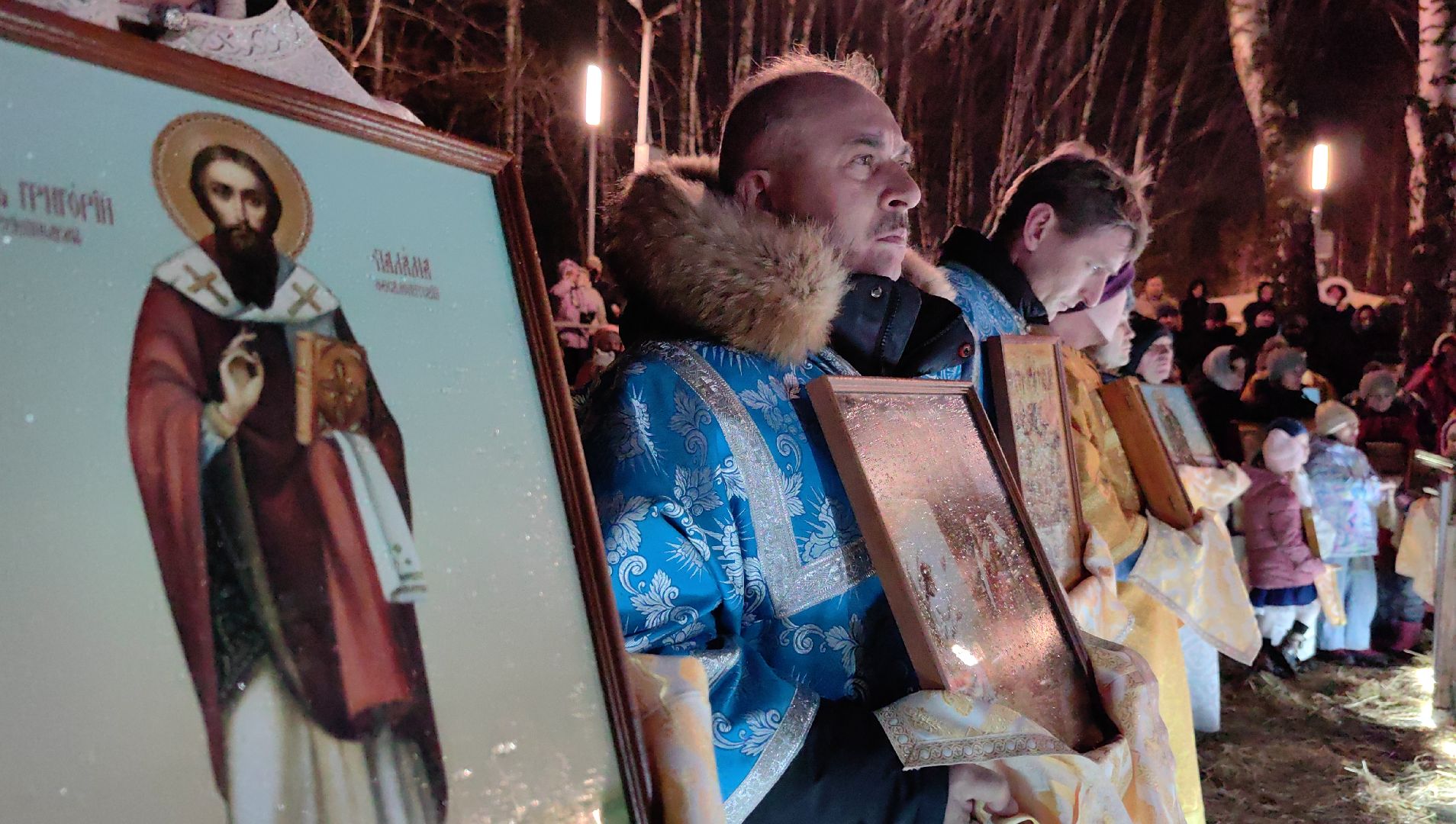 купания, озеро, обряд омовения, Богоявление,