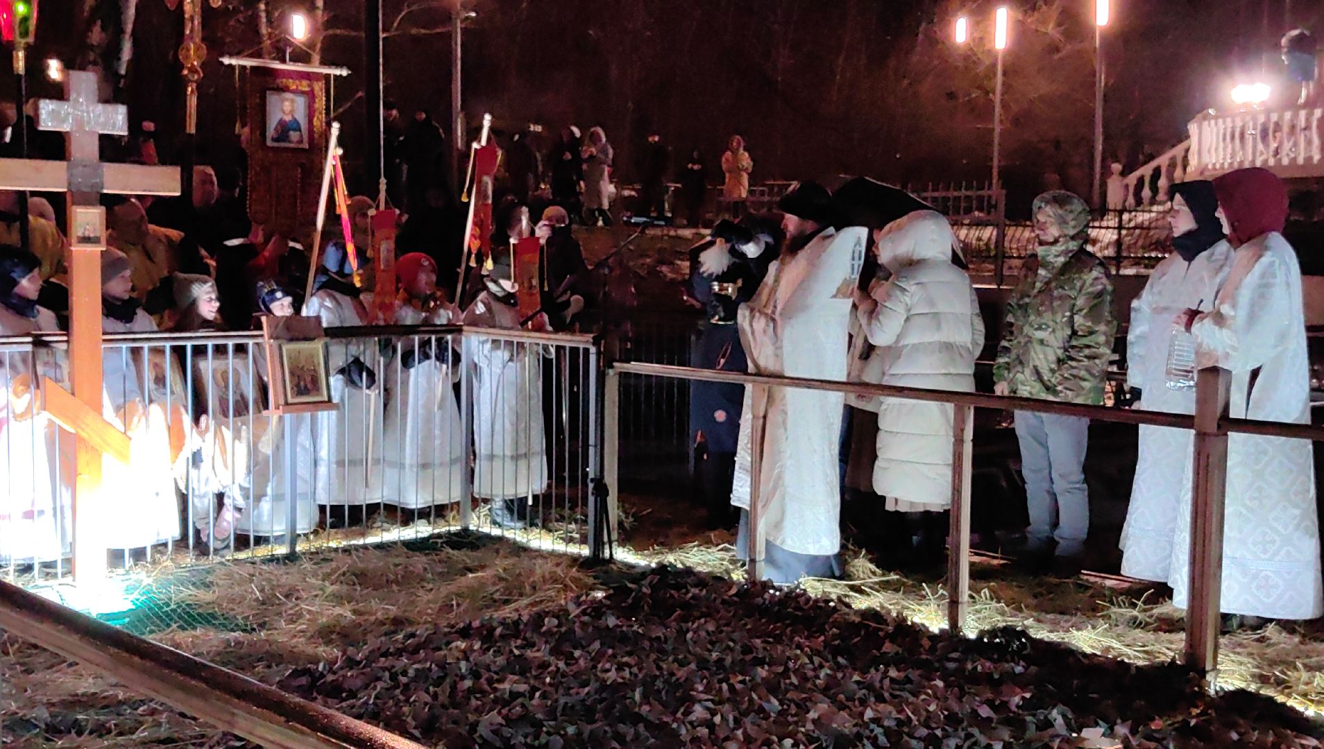 купания, озеро, обряд омовения, Богоявление,