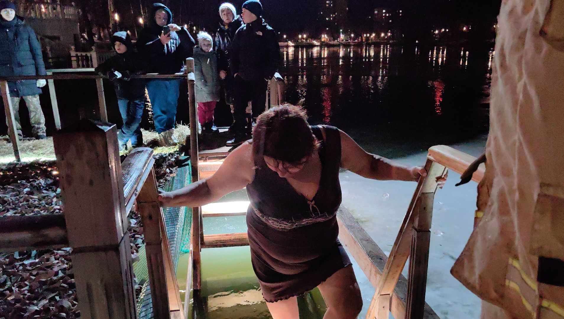 купания, озеро, обряд омовения, Богоявление,