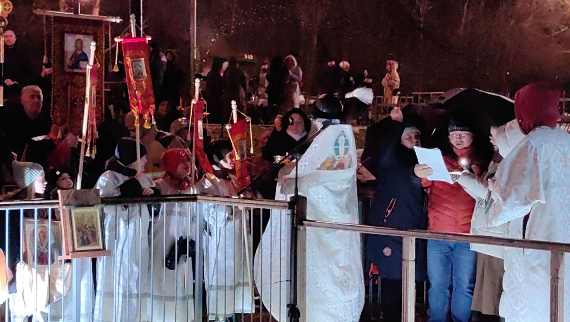 купания, озеро, обряд омовения, Богоявление,