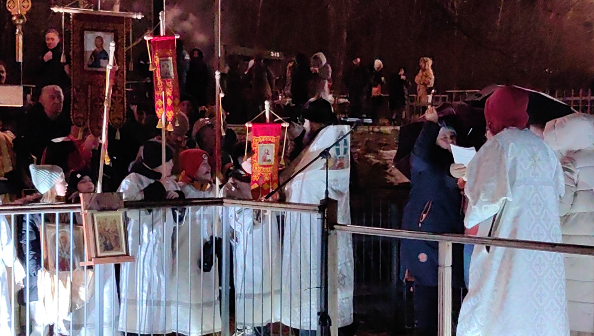 купания, озеро, обряд омовения, Богоявление,