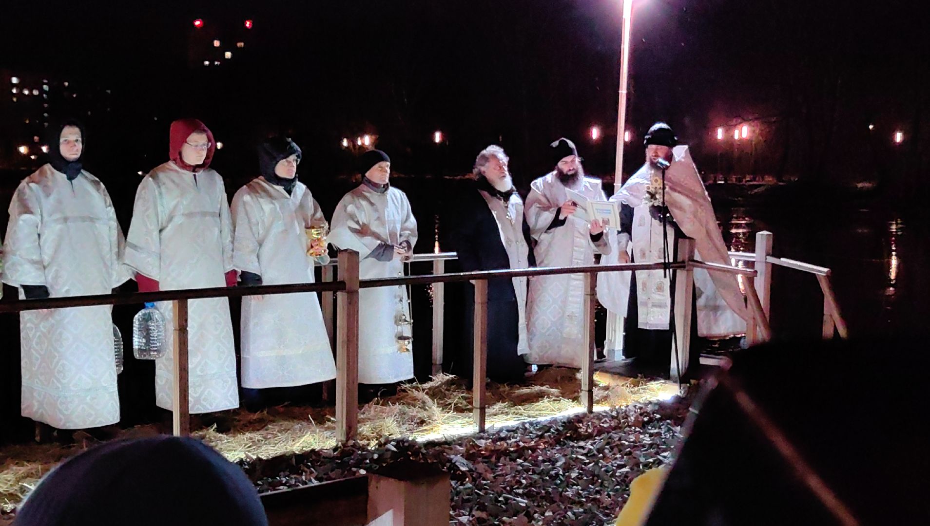 купания, озеро, обряд омовения, Богоявление,