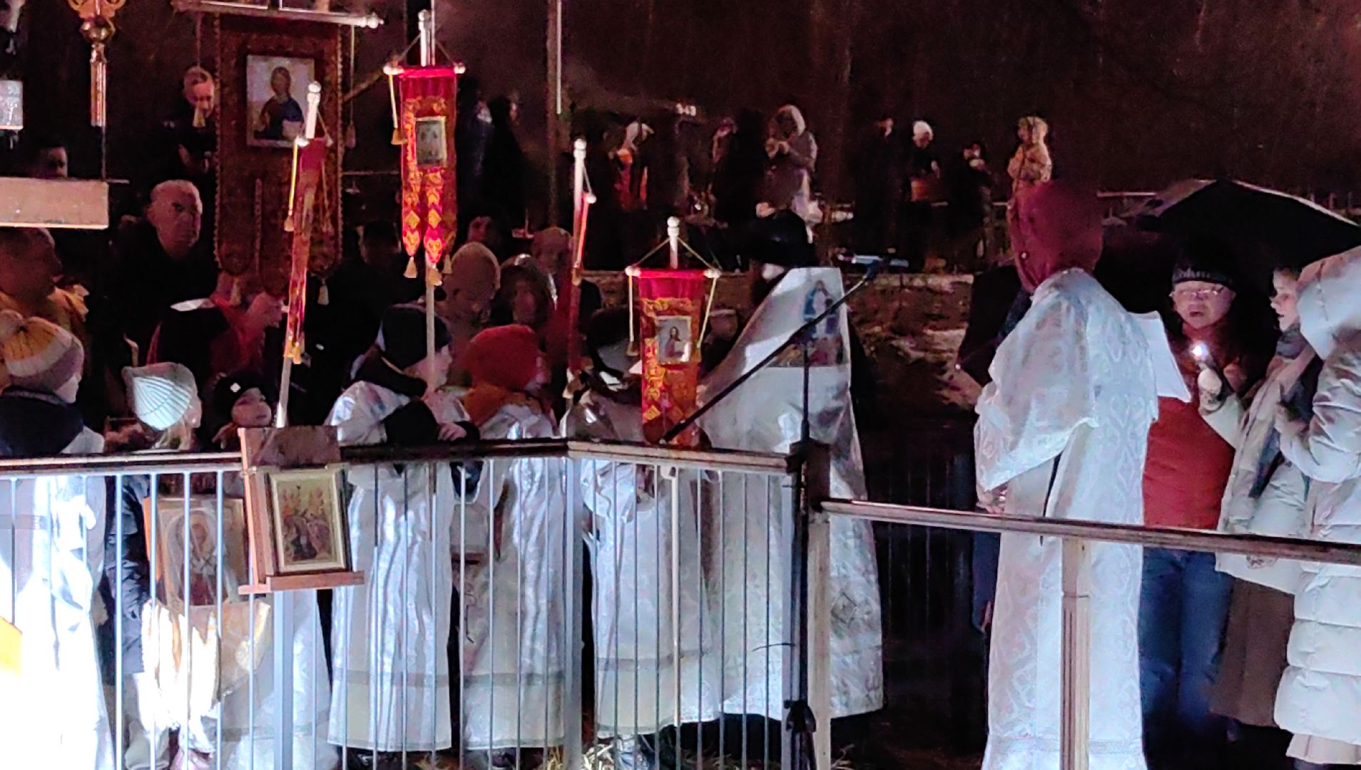 купания, озеро, обряд омовения, Богоявление,